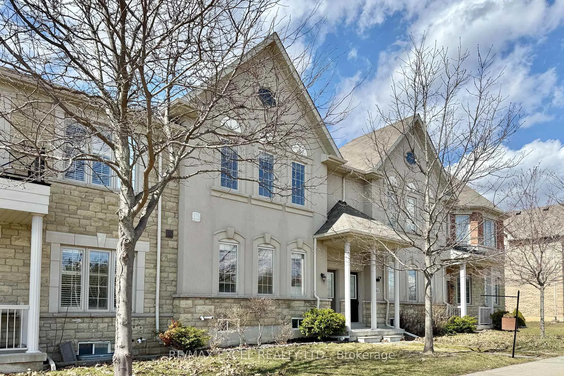 Photo 3 of 55 Vettese Court, Markham, Box Grove — HOMEH