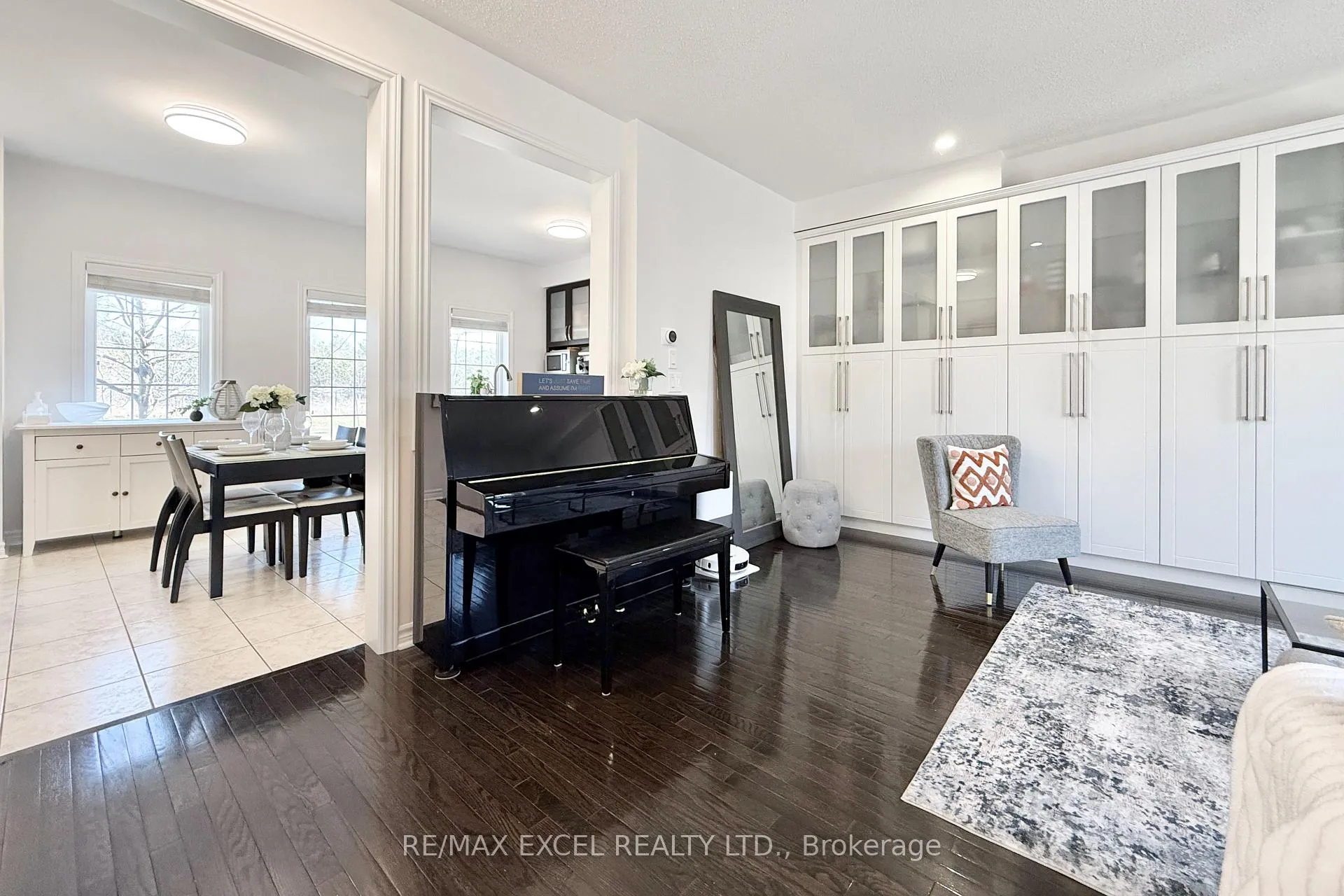 Photo 9 of 55 Vettese Court, Markham, Box Grove — HOMEH