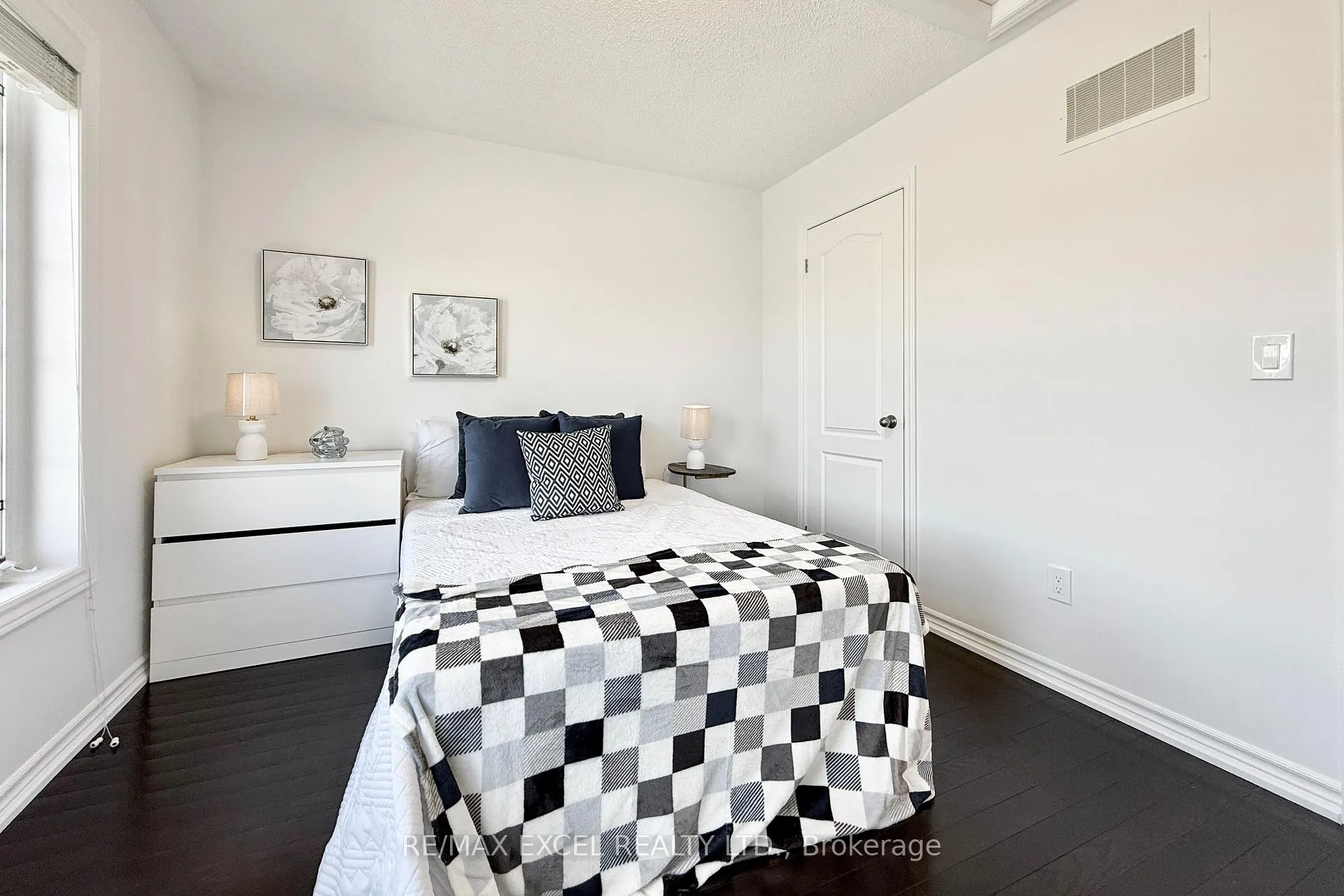 Photo 25 of 55 Vettese Court, Markham, Box Grove — HOMEH