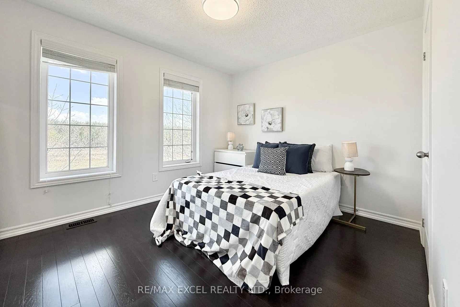 Photo 26 of 55 Vettese Court, Markham, Box Grove — HOMEH