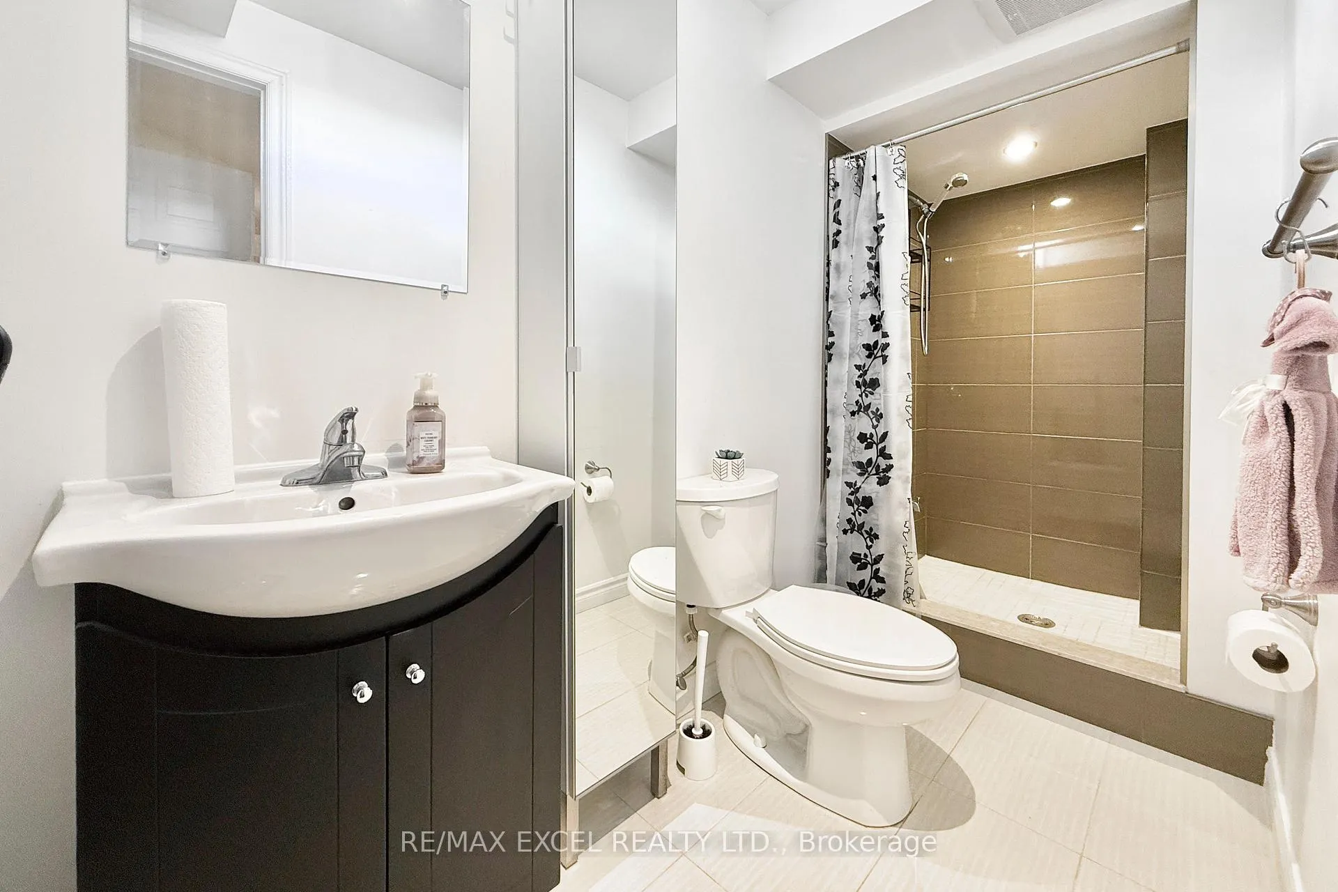 Photo 34 of 55 Vettese Court, Markham, Box Grove — HOMEH