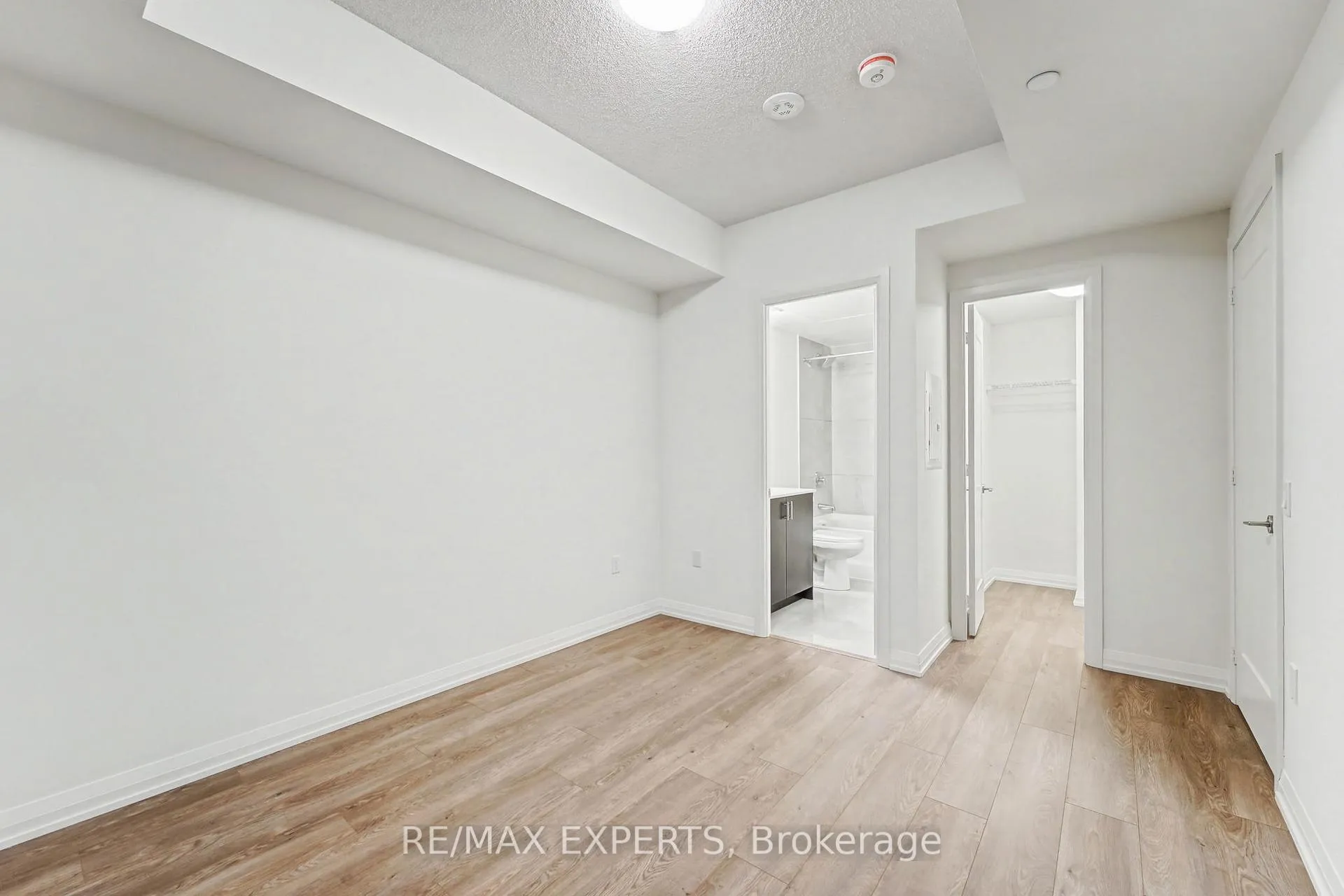 Photo 7 of Unit 421, 8960 Jane Street, Vaughan, Vellore Village — HOMEH