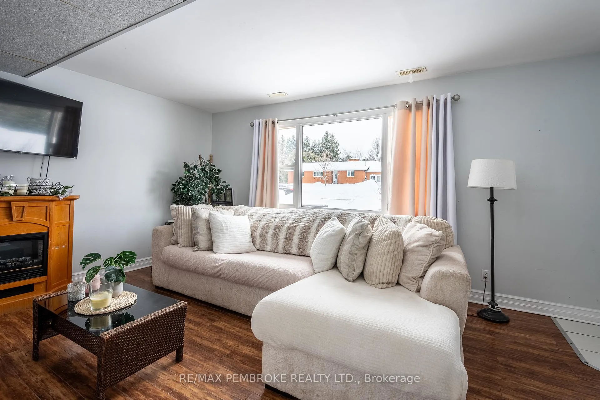 Photo 32 of 22&24 Hoffman Street, Petawawa — HOMEH