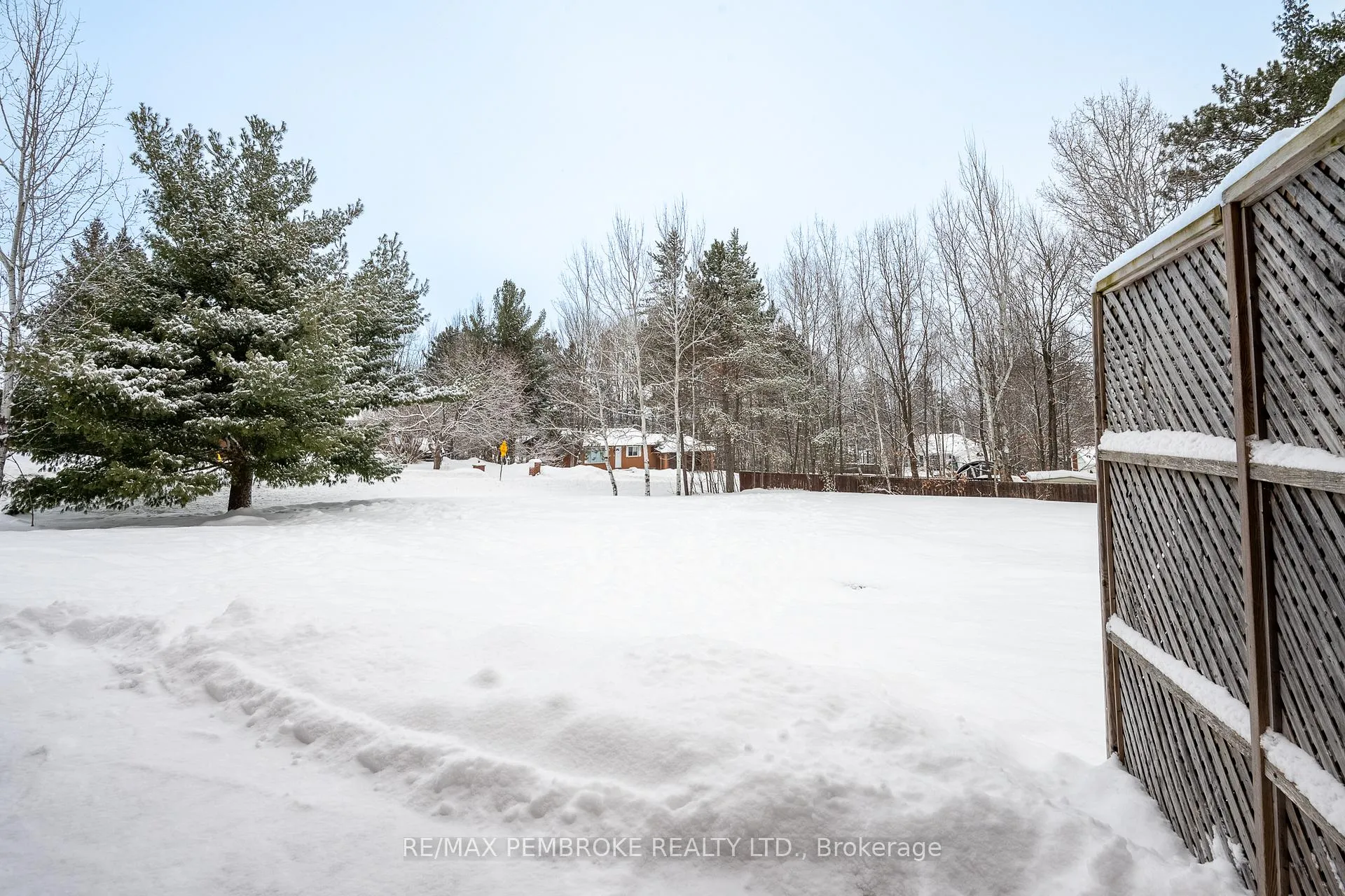 Photo 44 of 22&24 Hoffman Street, Petawawa — HOMEH
