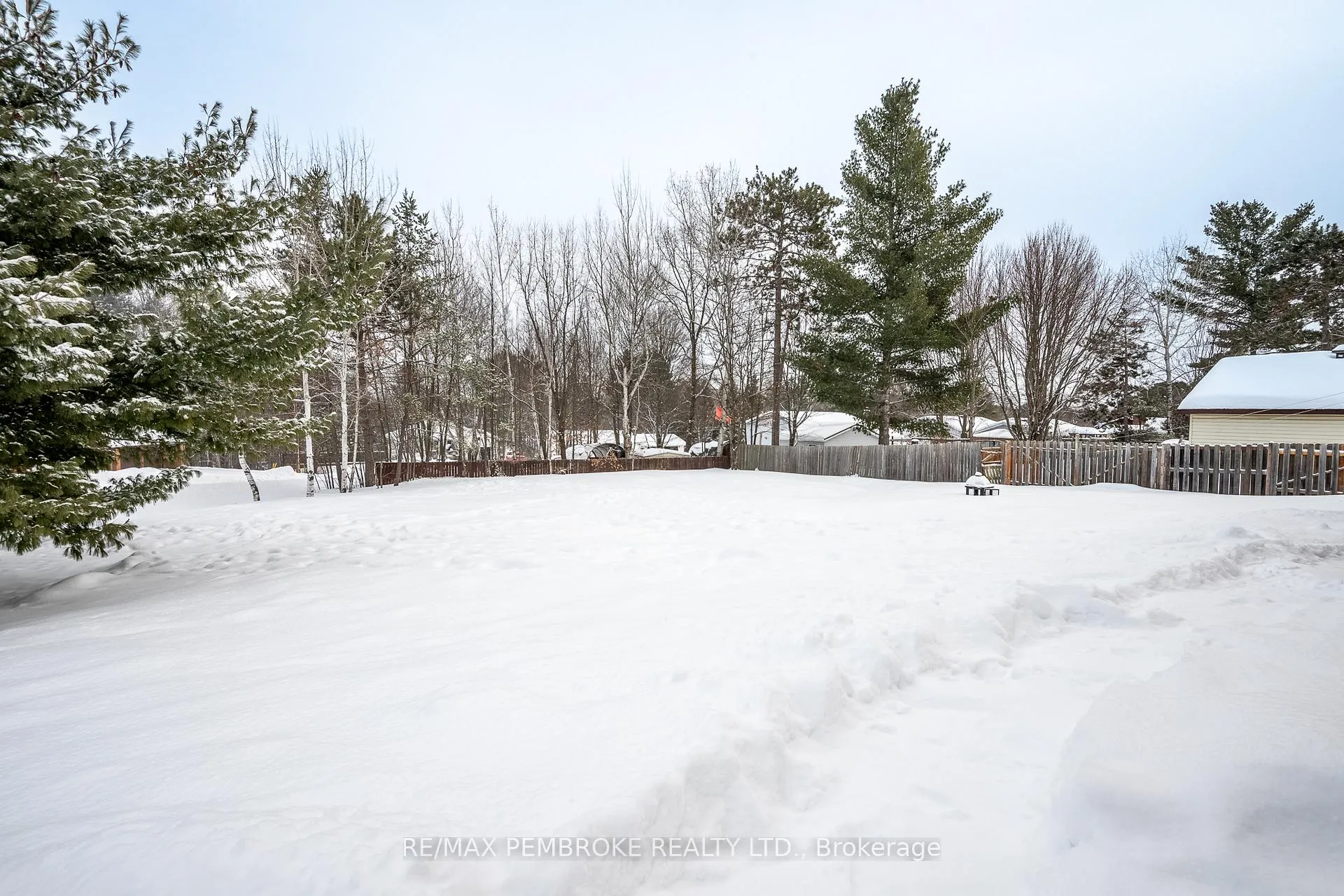 Photo 46 of 22&24 Hoffman Street, Petawawa — HOMEH