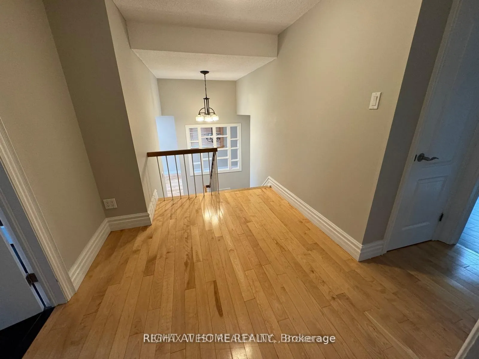 Photo 12 of 43 Clover Avenue, Barrie, Allandale Heights — HOMEH