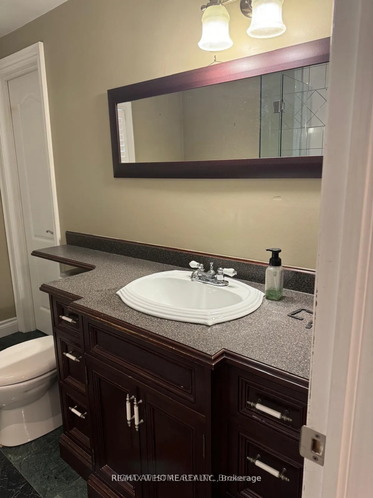 Photo 15 of 43 Clover Avenue, Barrie, Allandale Heights — HOMEH