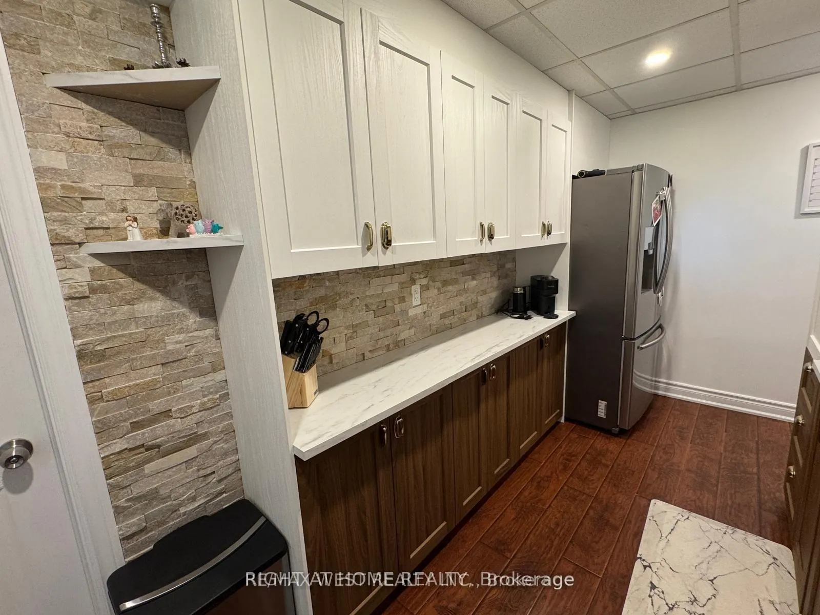 Photo 18 of 43 Clover Avenue, Barrie, Allandale Heights — HOMEH