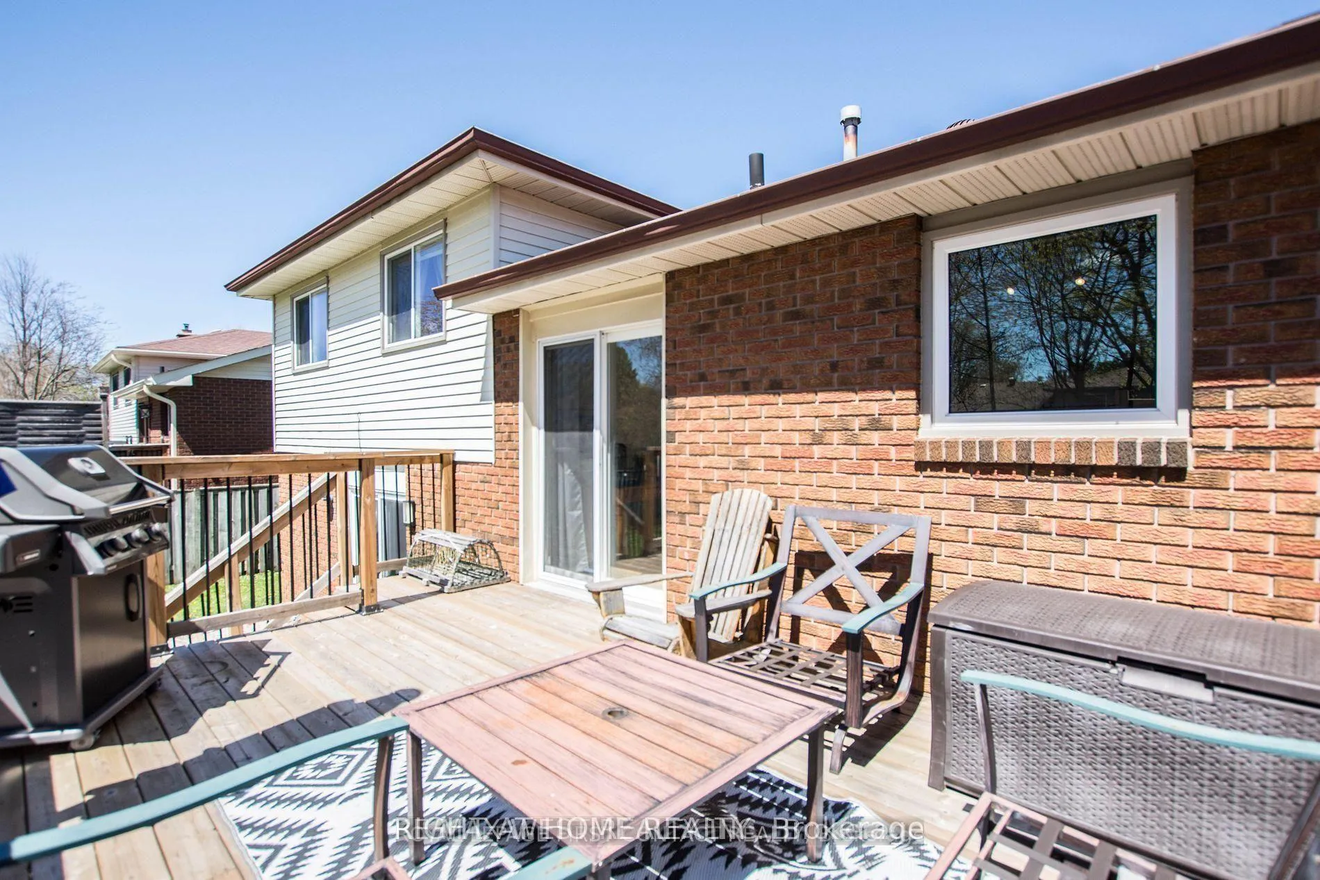 Photo 37 of 43 Clover Avenue, Barrie, Allandale Heights — HOMEH