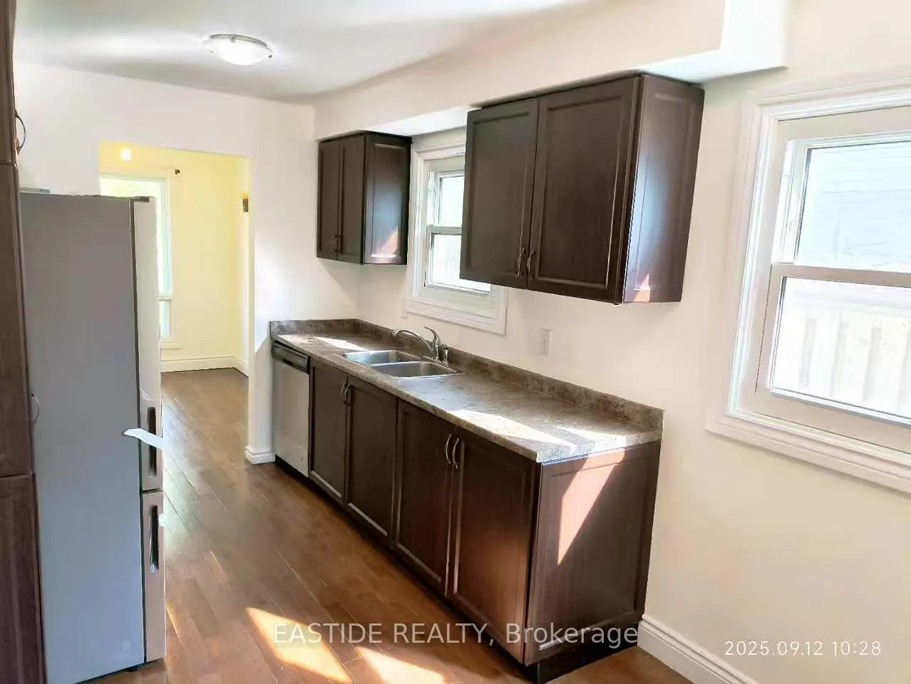 Photo 4 of 1540 Norwill Crescent, Oshawa, Samac — HOMEH