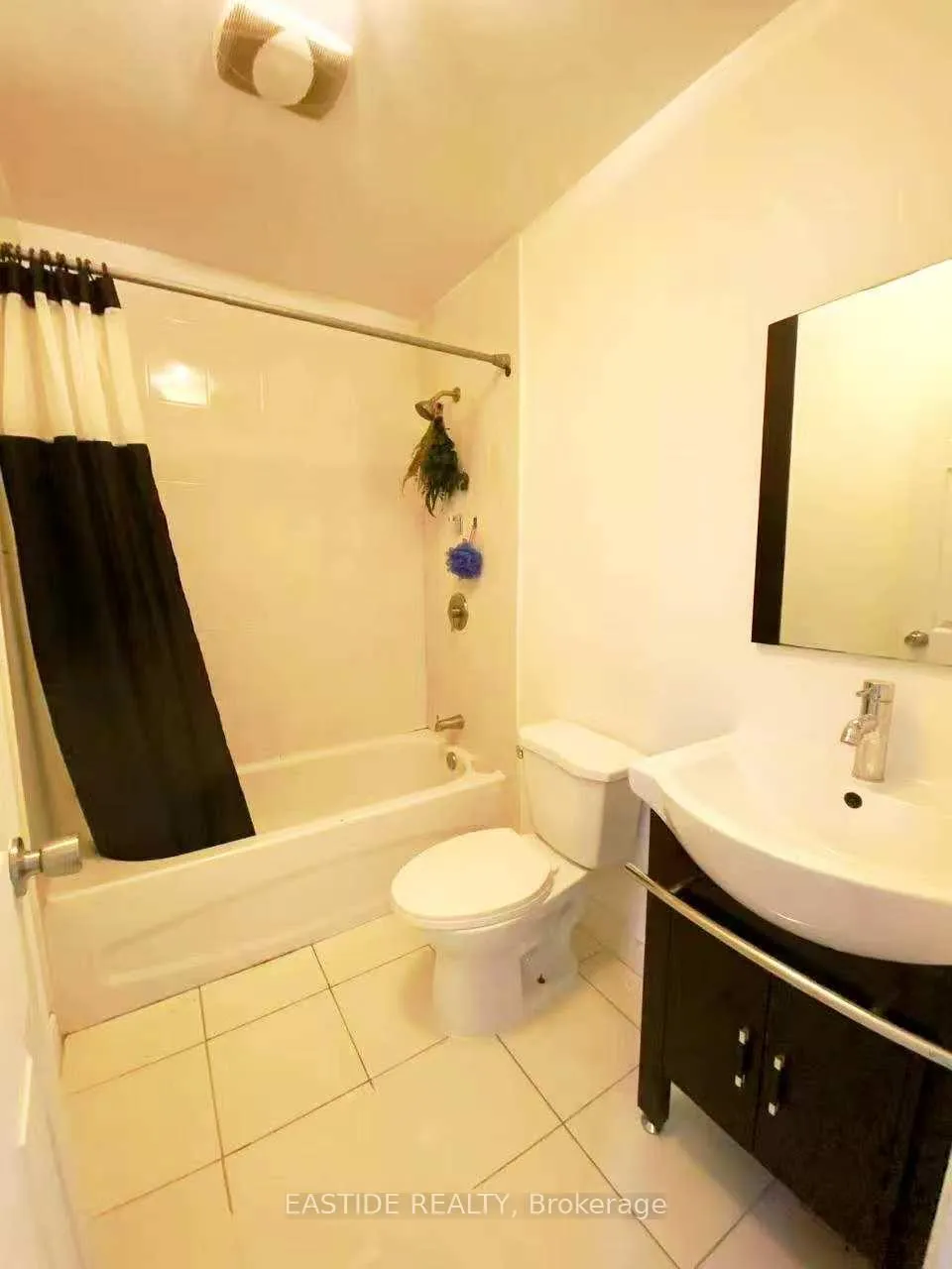 Photo 8 of 1540 Norwill Crescent, Oshawa, Samac — HOMEH
