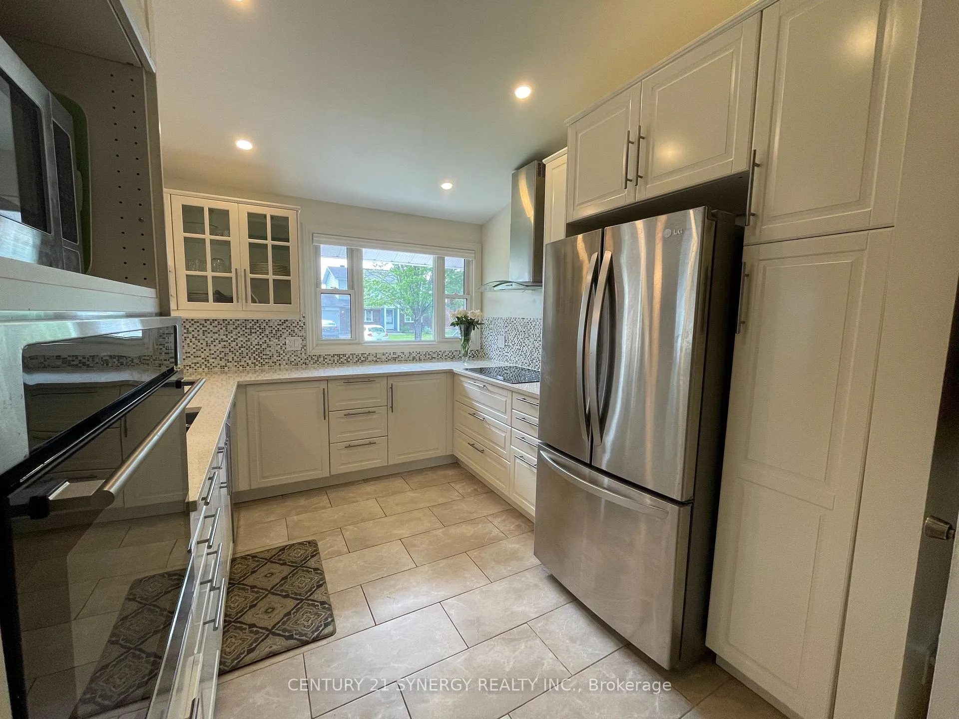 Photo 8 of 639 Glenhurst Crescent, Ottawa, Beacon Hill North — HOMEH
