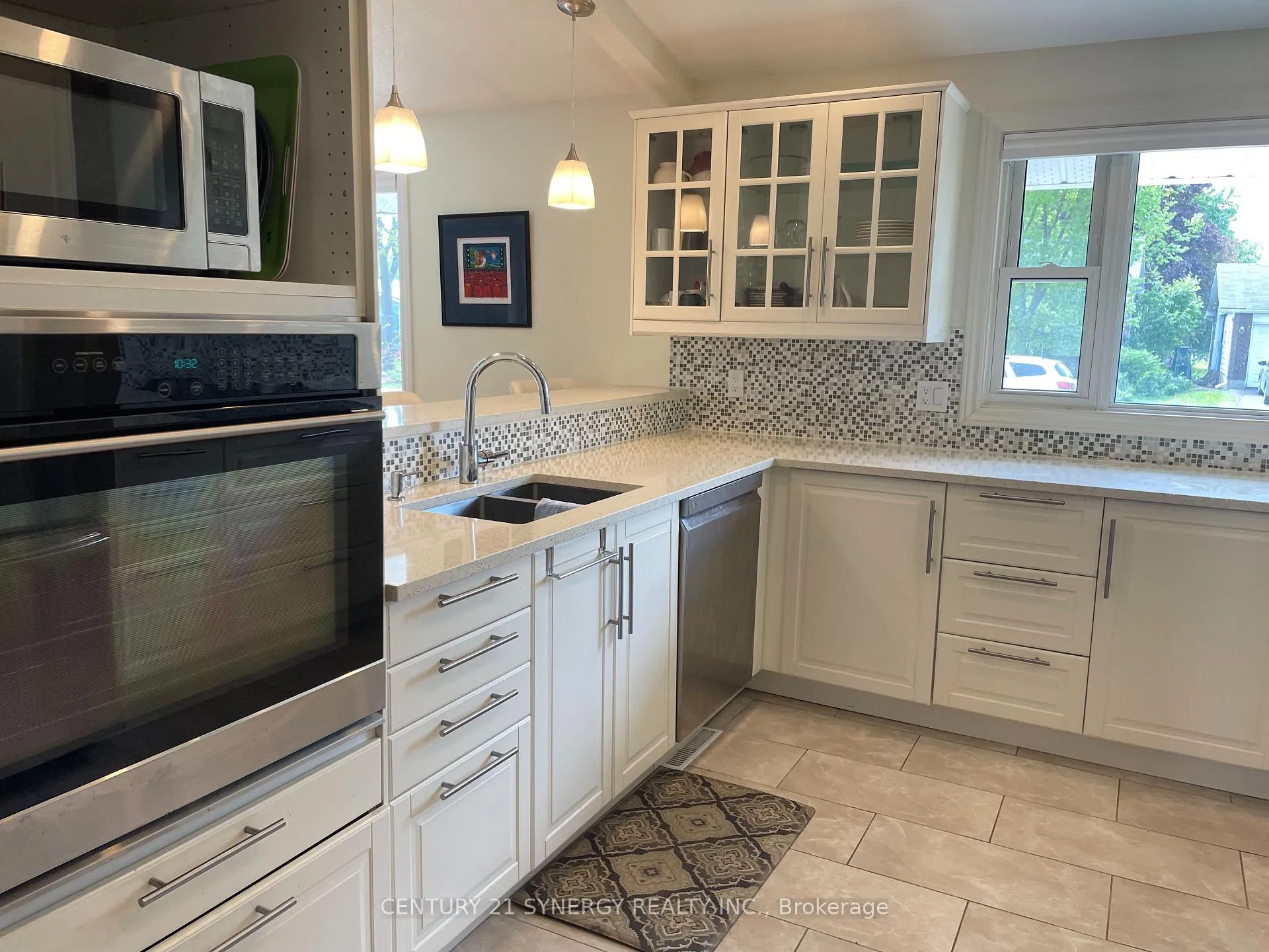 Photo 10 of 639 Glenhurst Crescent, Ottawa, Beacon Hill North — HOMEH