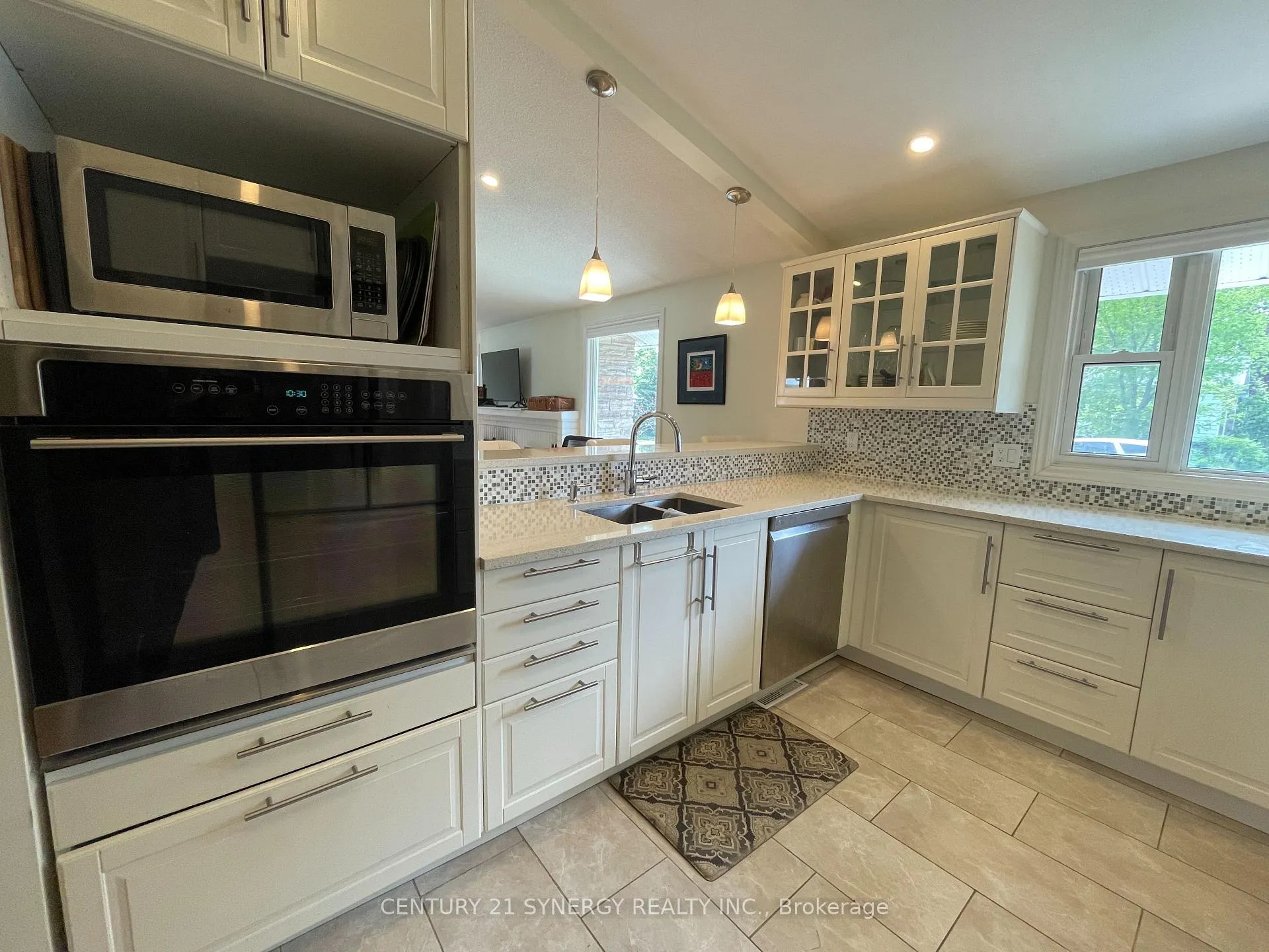 Photo 11 of 639 Glenhurst Crescent, Ottawa, Beacon Hill North — HOMEH