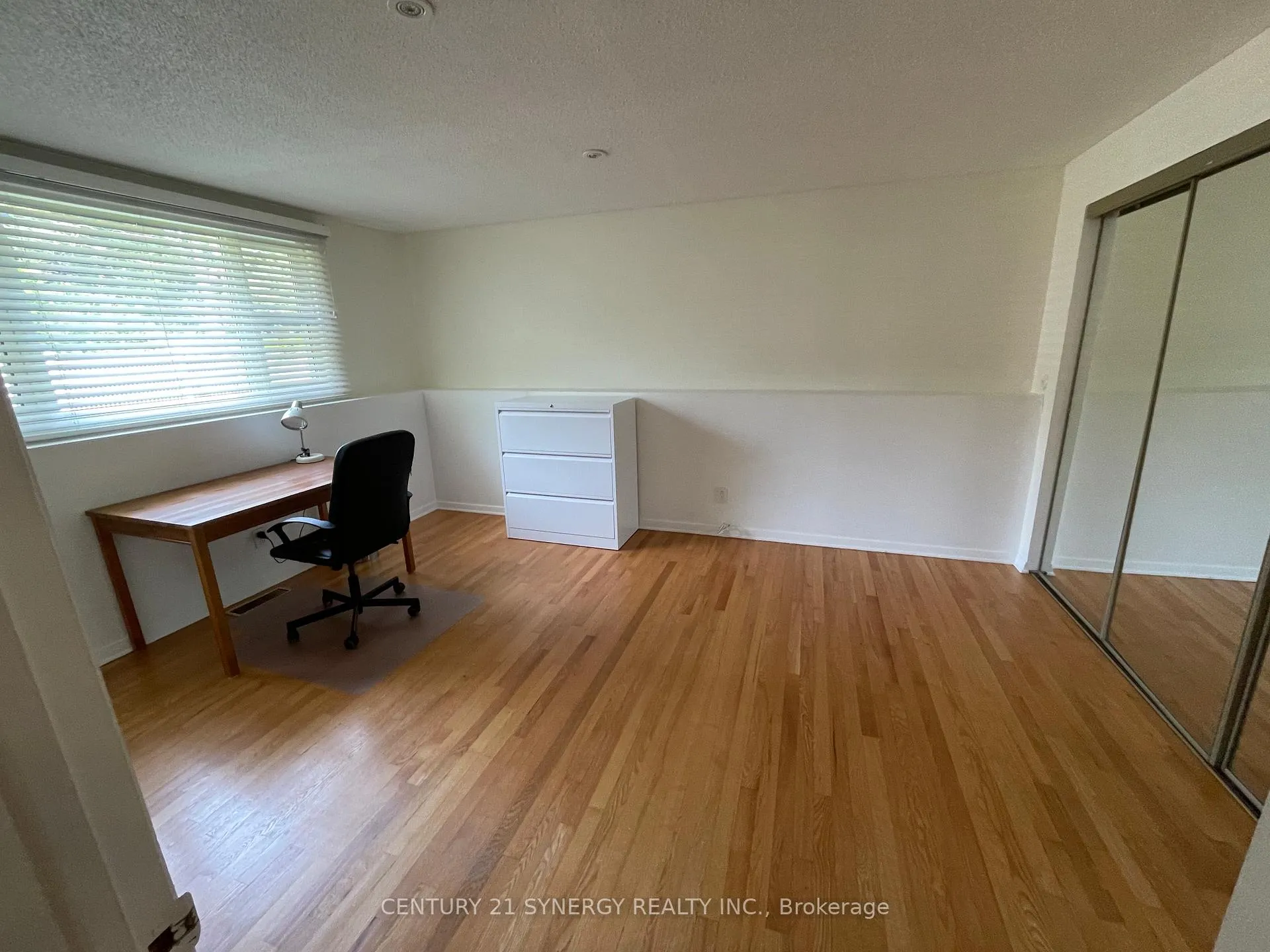 Photo 26 of 639 Glenhurst Crescent, Ottawa, Beacon Hill North — HOMEH