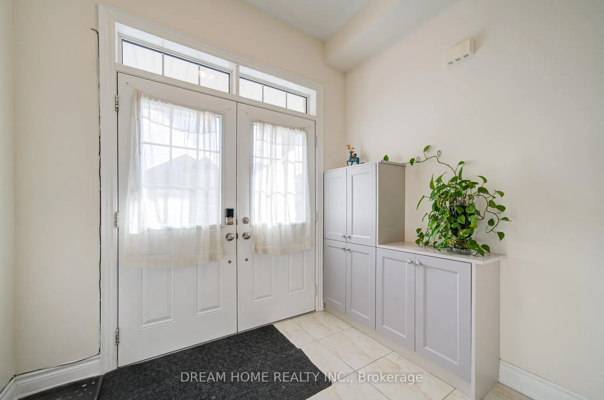 Photo 2 of 66 Mohandas Drive, Markham, Cedarwood — HOMEH