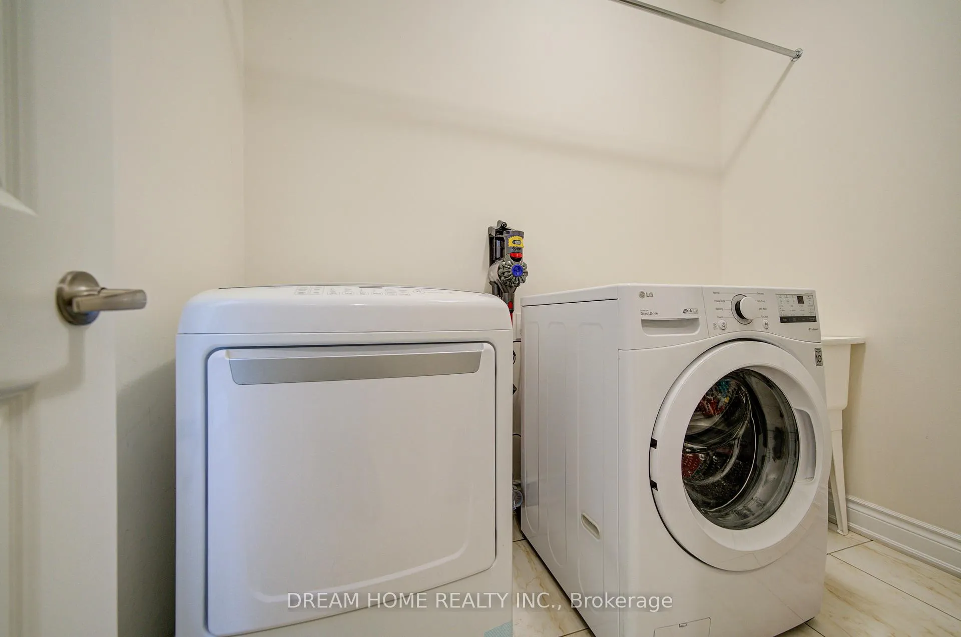 Photo 35 of 66 Mohandas Drive, Markham, Cedarwood — HOMEH