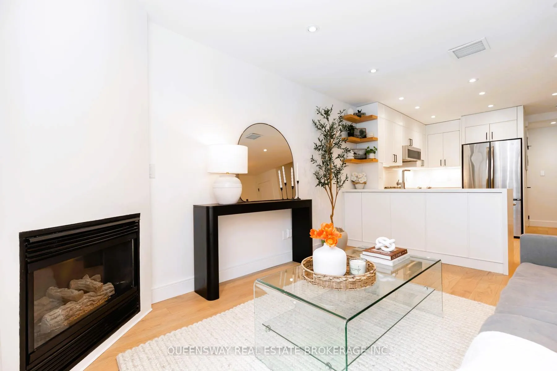 Photo 3 of Unit 19, 232 St. George Street, Toronto, The Annex — HOMEH
