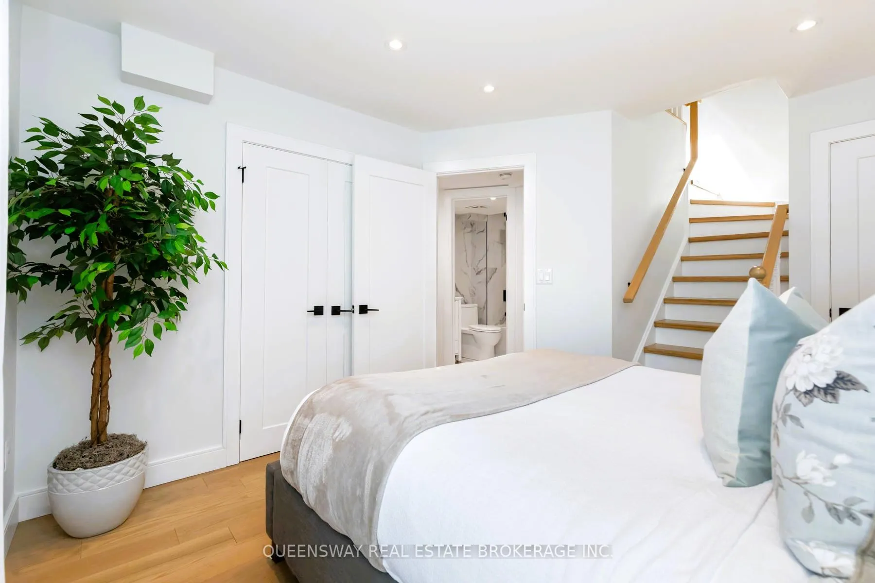 Photo 9 of Unit 19, 232 St. George Street, Toronto, The Annex — HOMEH