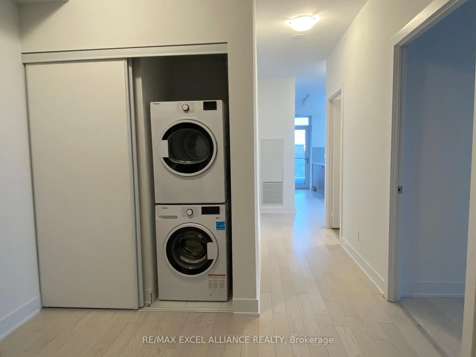 Photo 2 of Unit 709, 181 Bedford Road, Toronto, The Annex — HOMEH