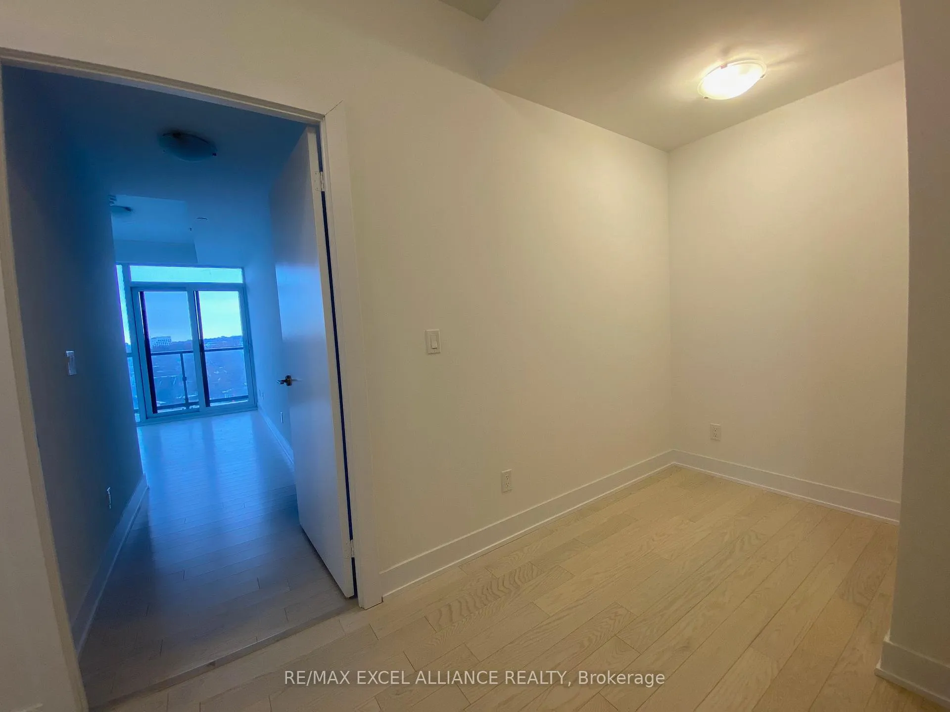 Photo 4 of Unit 709, 181 Bedford Road, Toronto, The Annex — HOMEH