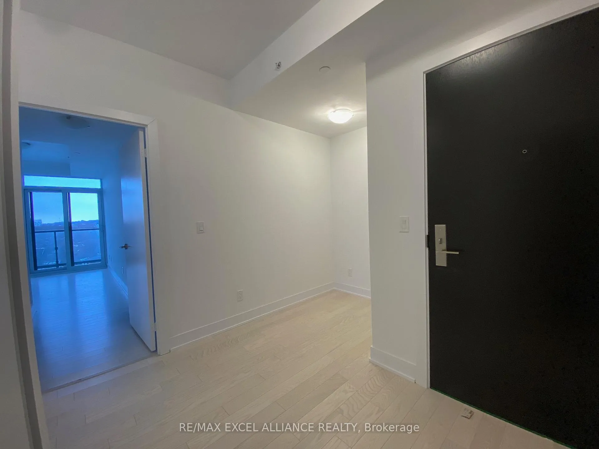 Photo 5 of Unit 709, 181 Bedford Road, Toronto, The Annex — HOMEH