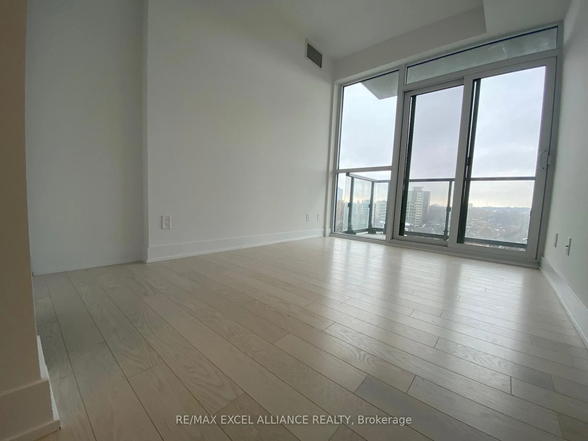 Photo 6 of Unit 709, 181 Bedford Road, Toronto, The Annex — HOMEH