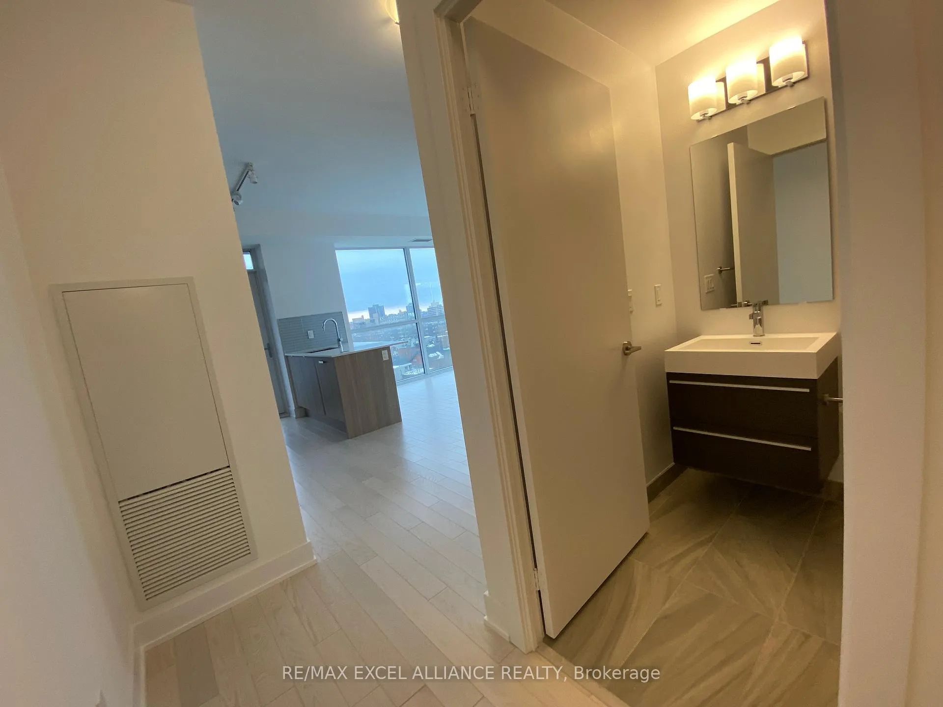 Photo 12 of Unit 709, 181 Bedford Road, Toronto, The Annex — HOMEH