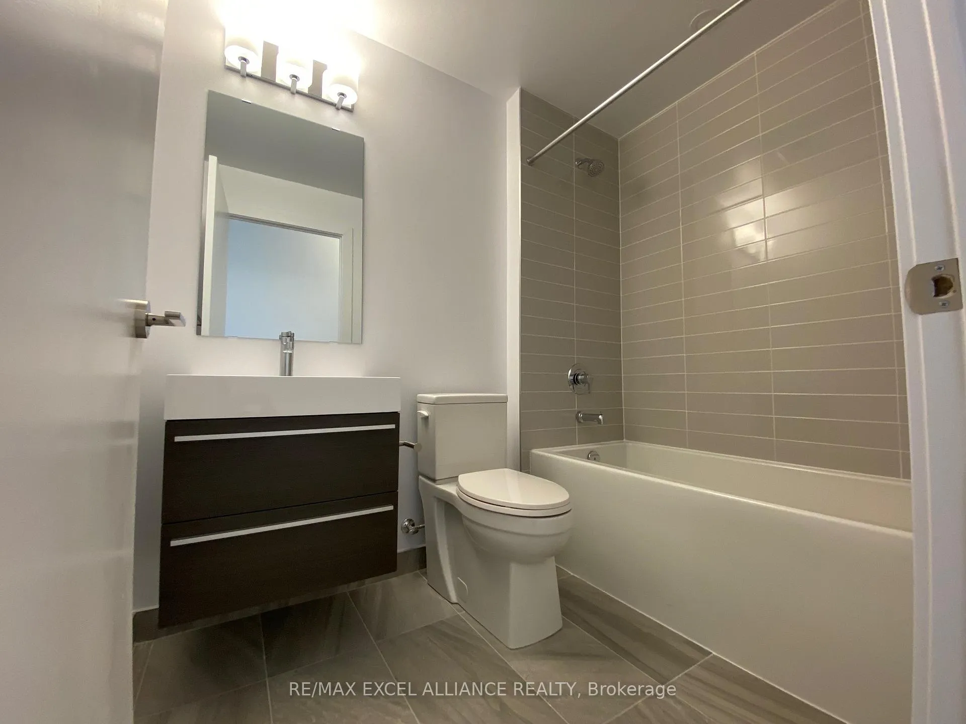 Photo 13 of Unit 709, 181 Bedford Road, Toronto, The Annex — HOMEH