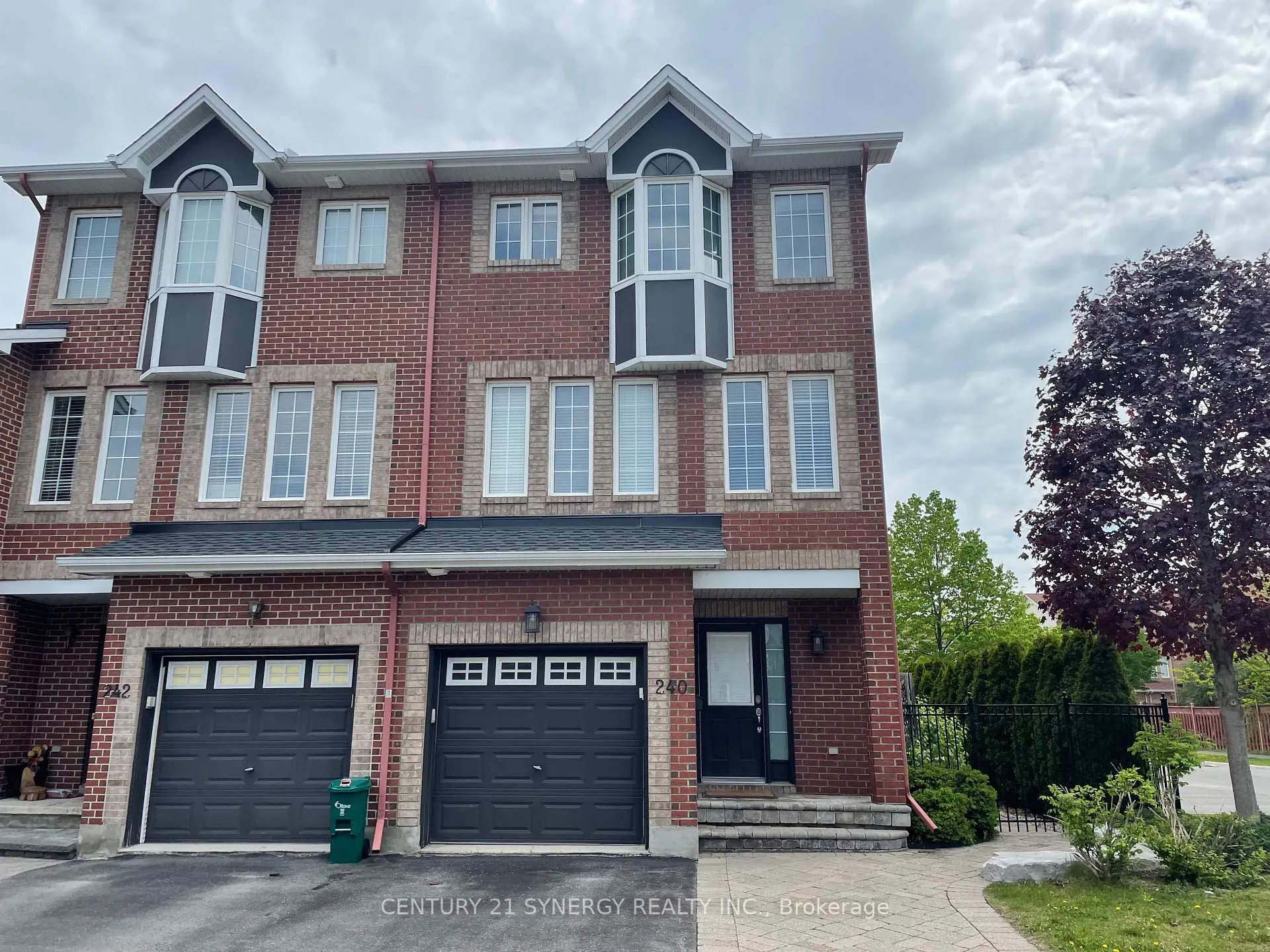 Photo 1 of 240 Freedom Private, Ottawa, Riverview Park — HOMEH