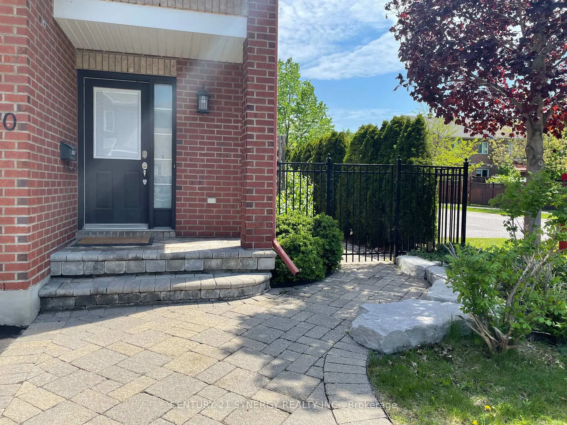Photo 2 of 240 Freedom Private, Ottawa, Riverview Park — HOMEH