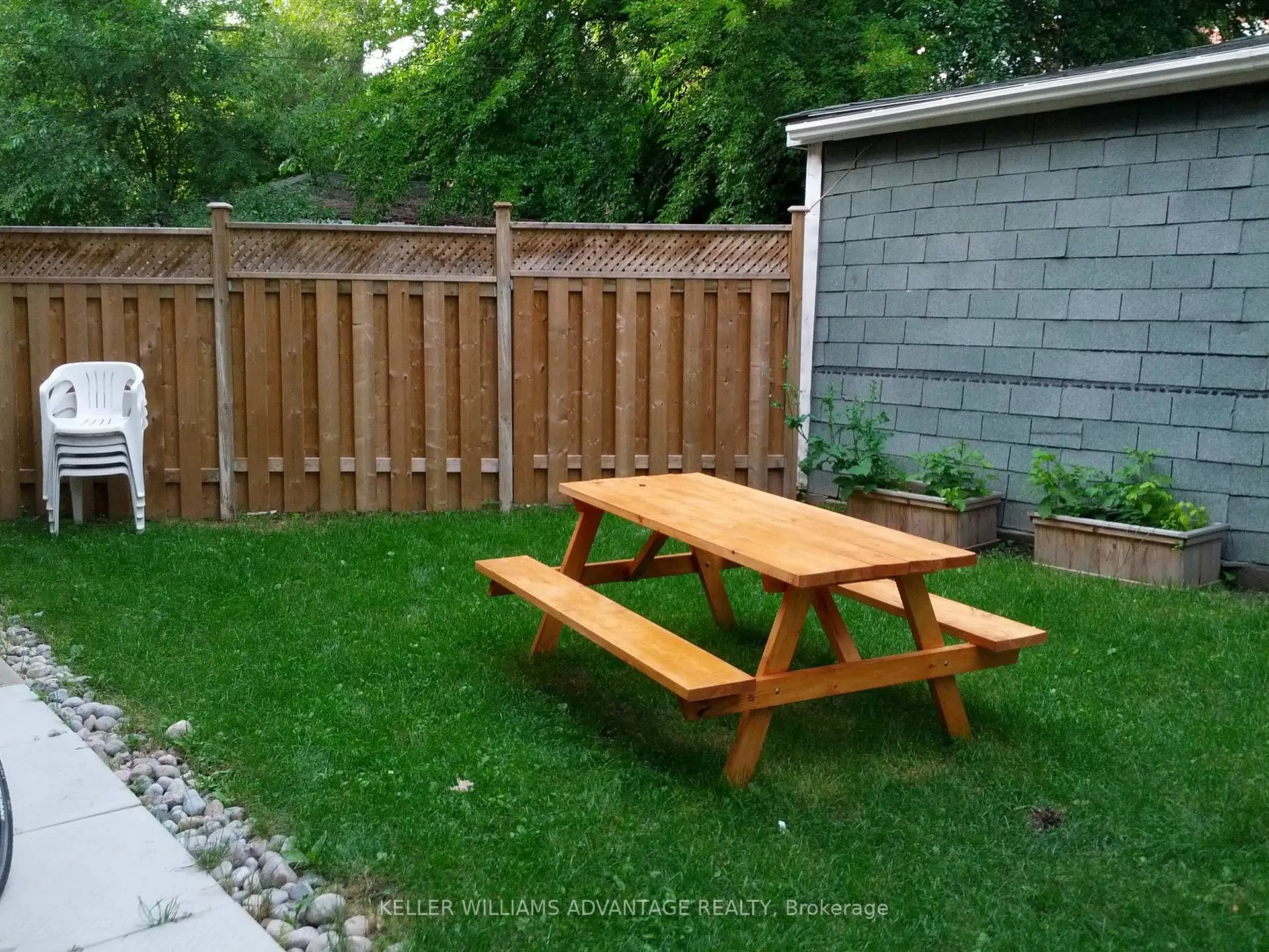 Photo 8 of Unit 3rd Flr, 31 Glenside Avenue, Toronto, Greenwood-Coxwell — HOMEH