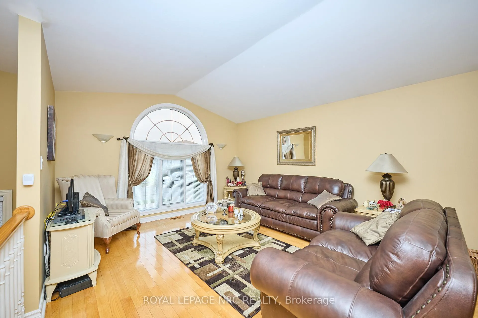 Photo 5 of 8105 Citation Road, Niagara Falls, Ascot — HOMEH