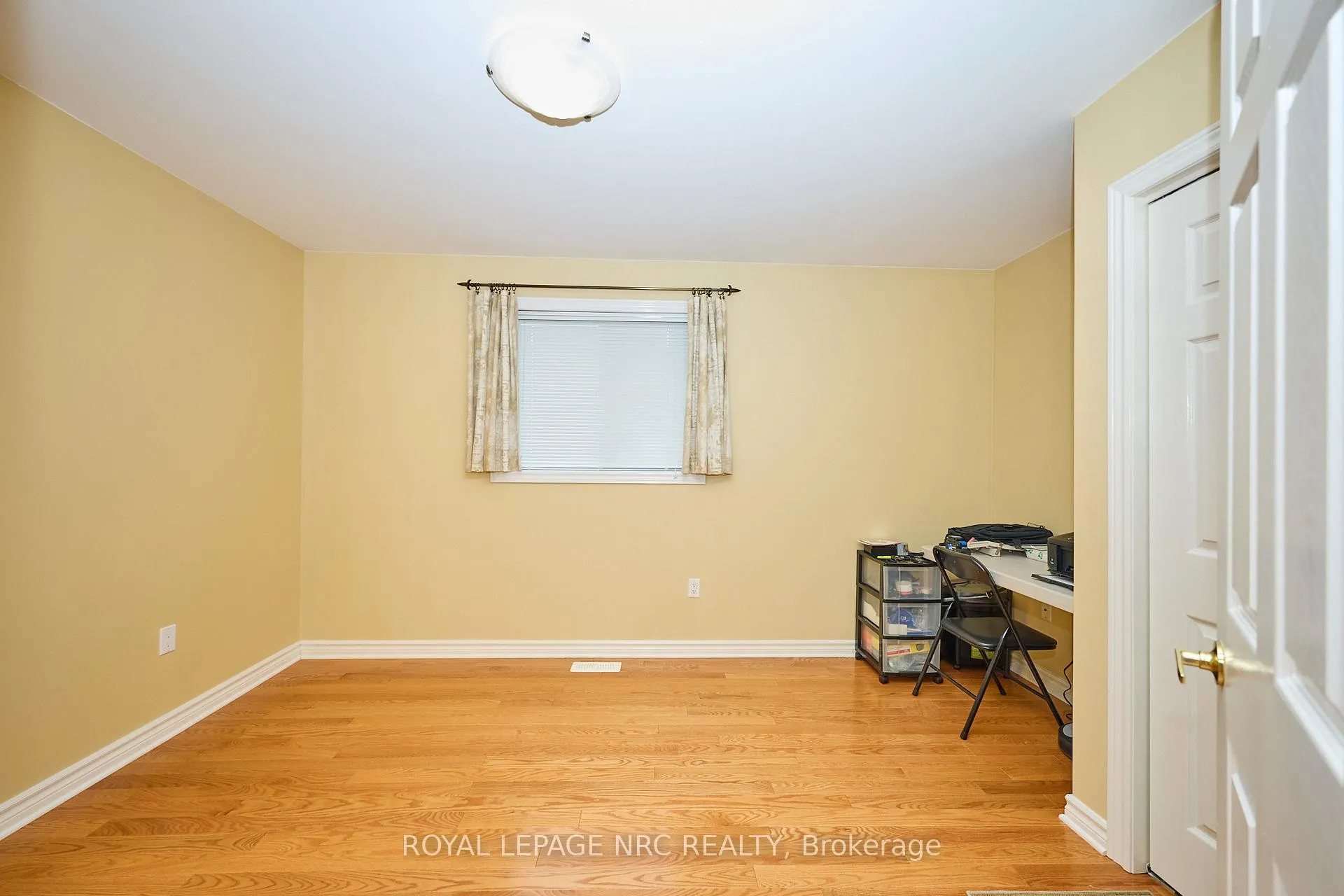 Photo 14 of 8105 Citation Road, Niagara Falls, Ascot — HOMEH