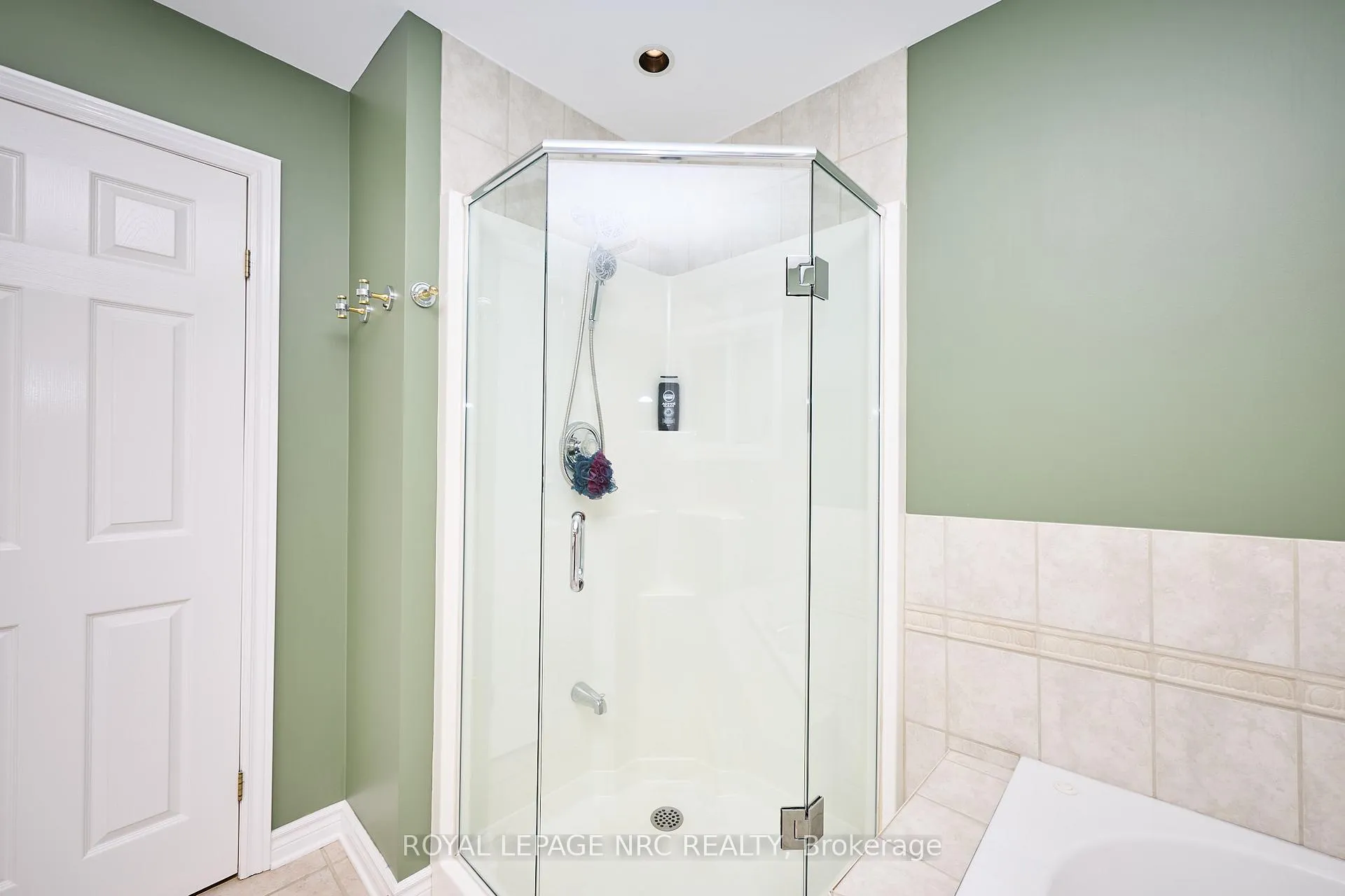 Photo 21 of 8105 Citation Road, Niagara Falls, Ascot — HOMEH