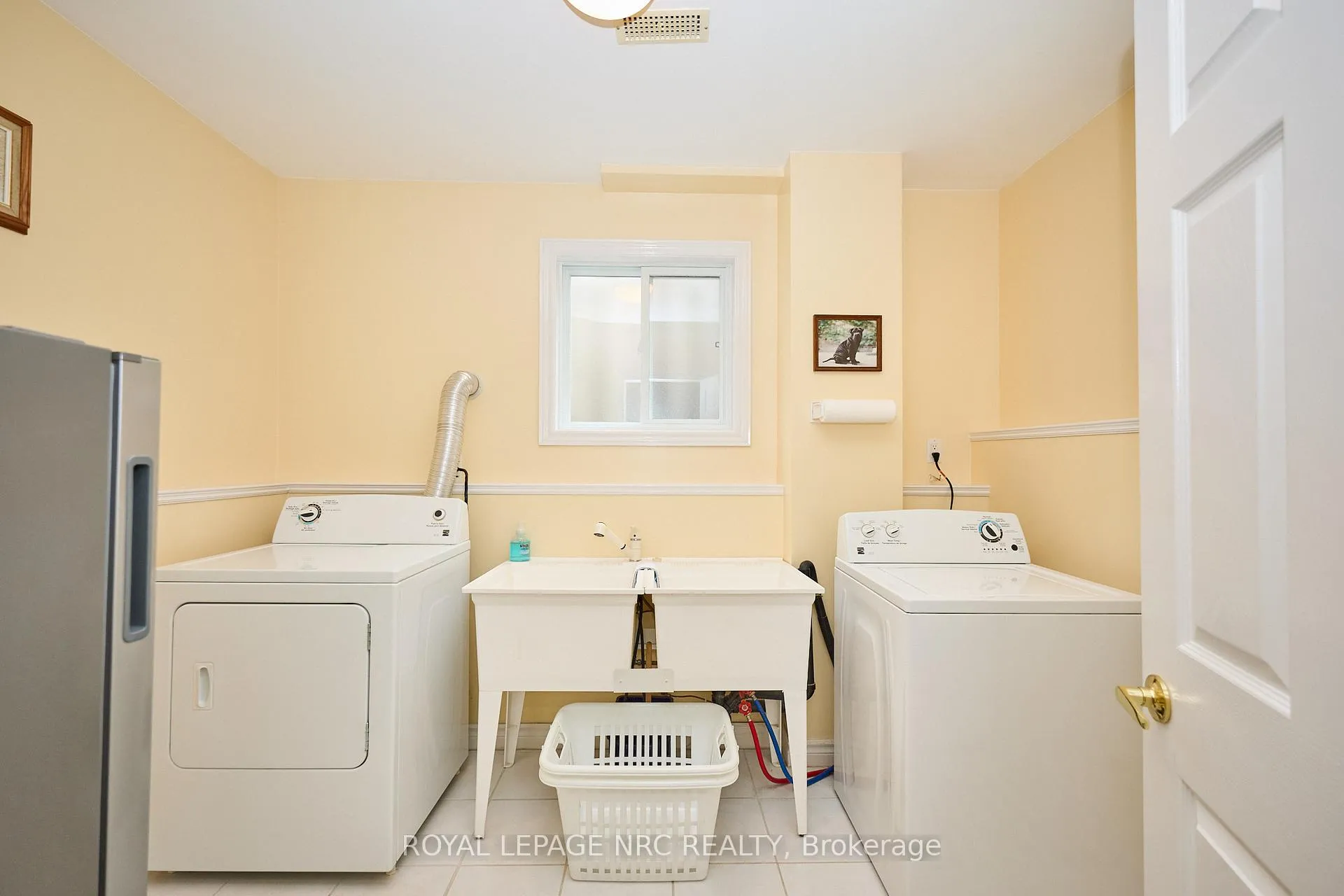 Photo 25 of 8105 Citation Road, Niagara Falls, Ascot — HOMEH