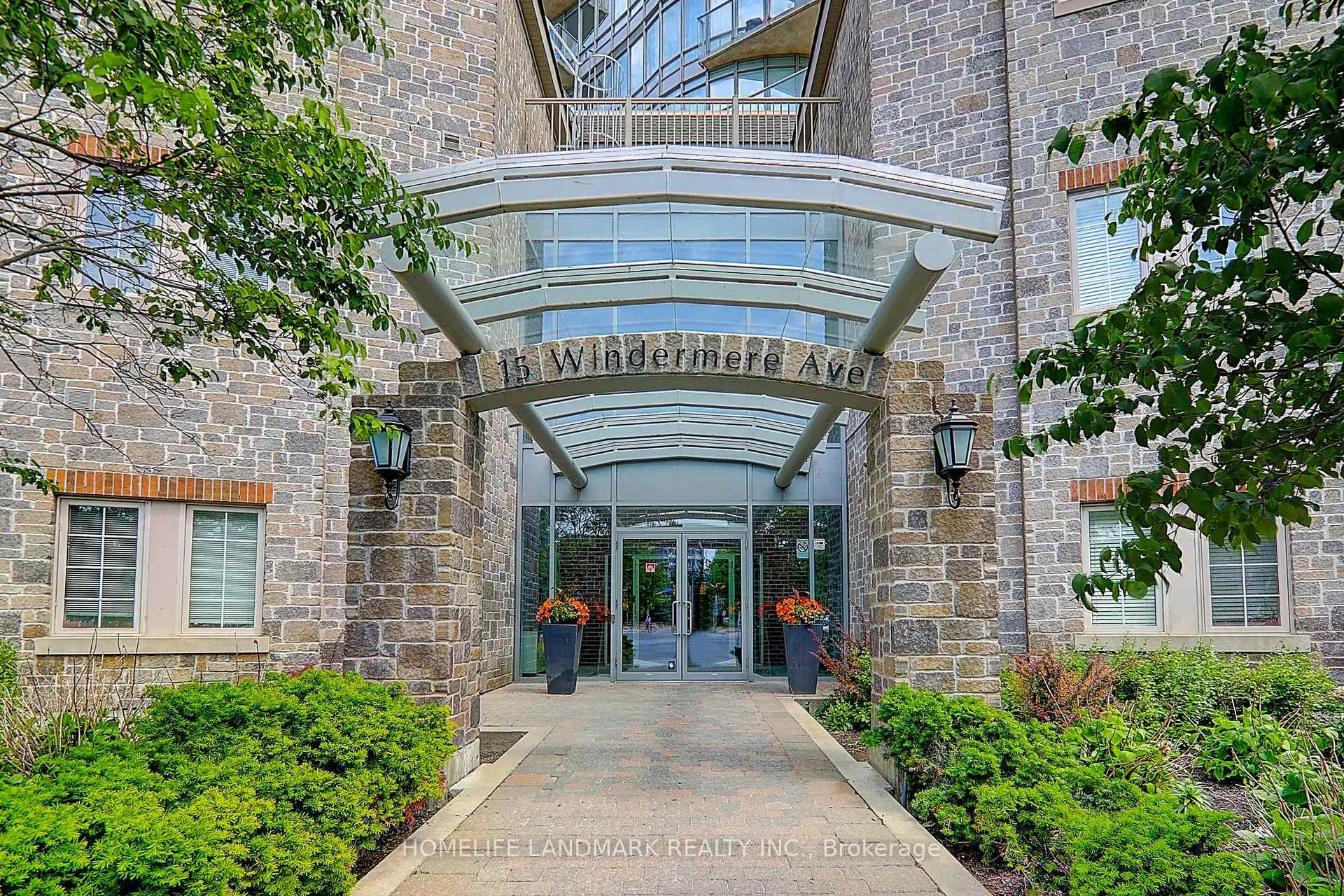 Photo 3 of Unit 1811, 15 Windermere Avenue, Toronto, High Park-Swansea — HOMEH