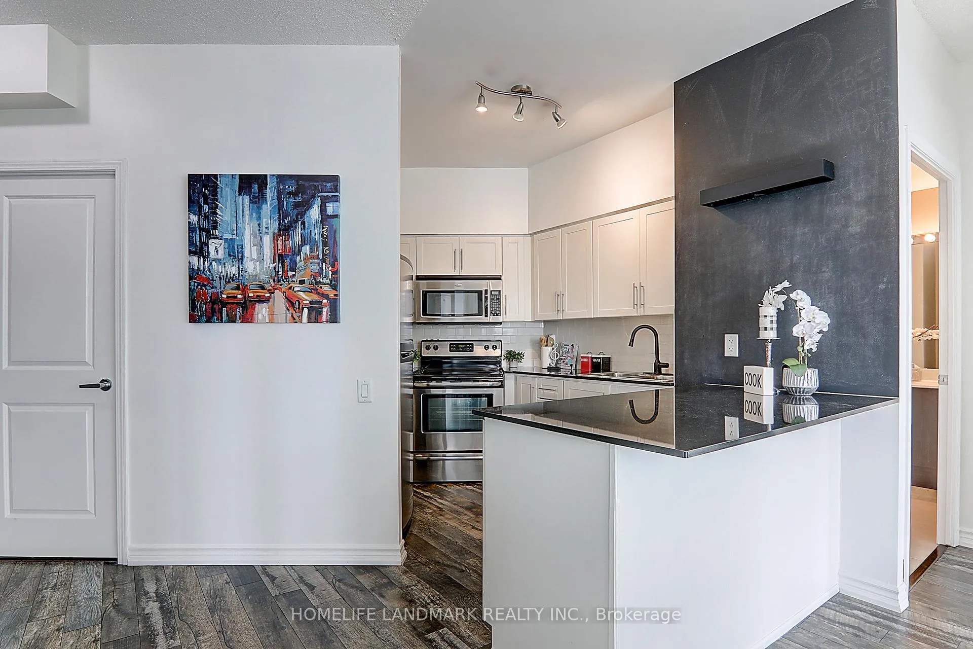 Photo 11 of Unit 1811, 15 Windermere Avenue, Toronto, High Park-Swansea — HOMEH