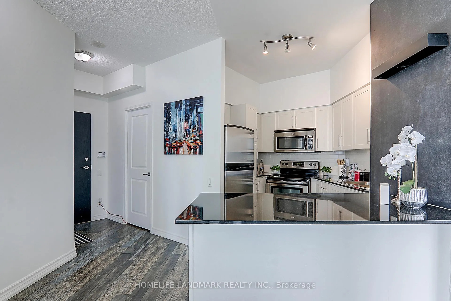 Photo 12 of Unit 1811, 15 Windermere Avenue, Toronto, High Park-Swansea — HOMEH