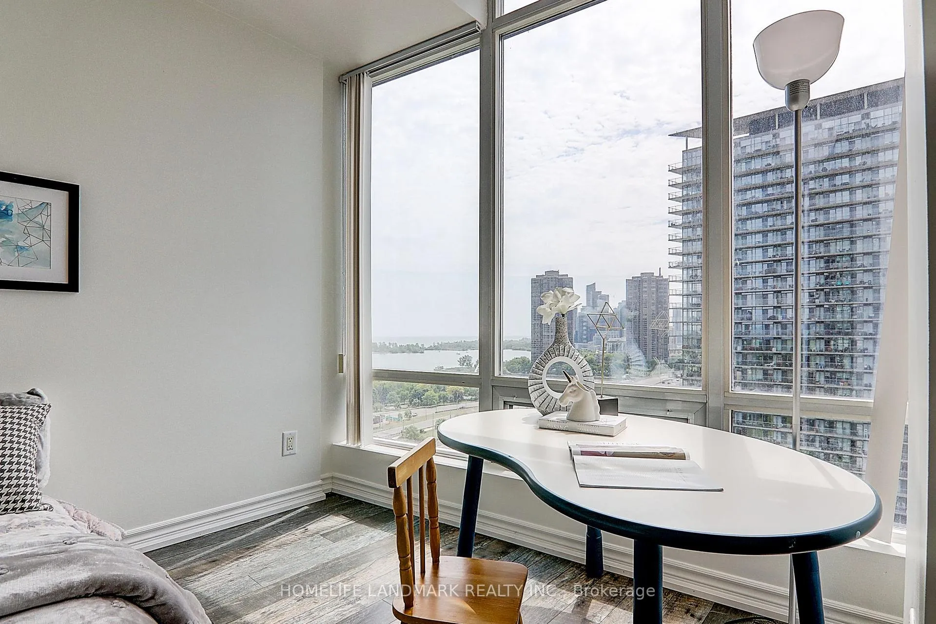 Photo 14 of Unit 1811, 15 Windermere Avenue, Toronto, High Park-Swansea — HOMEH
