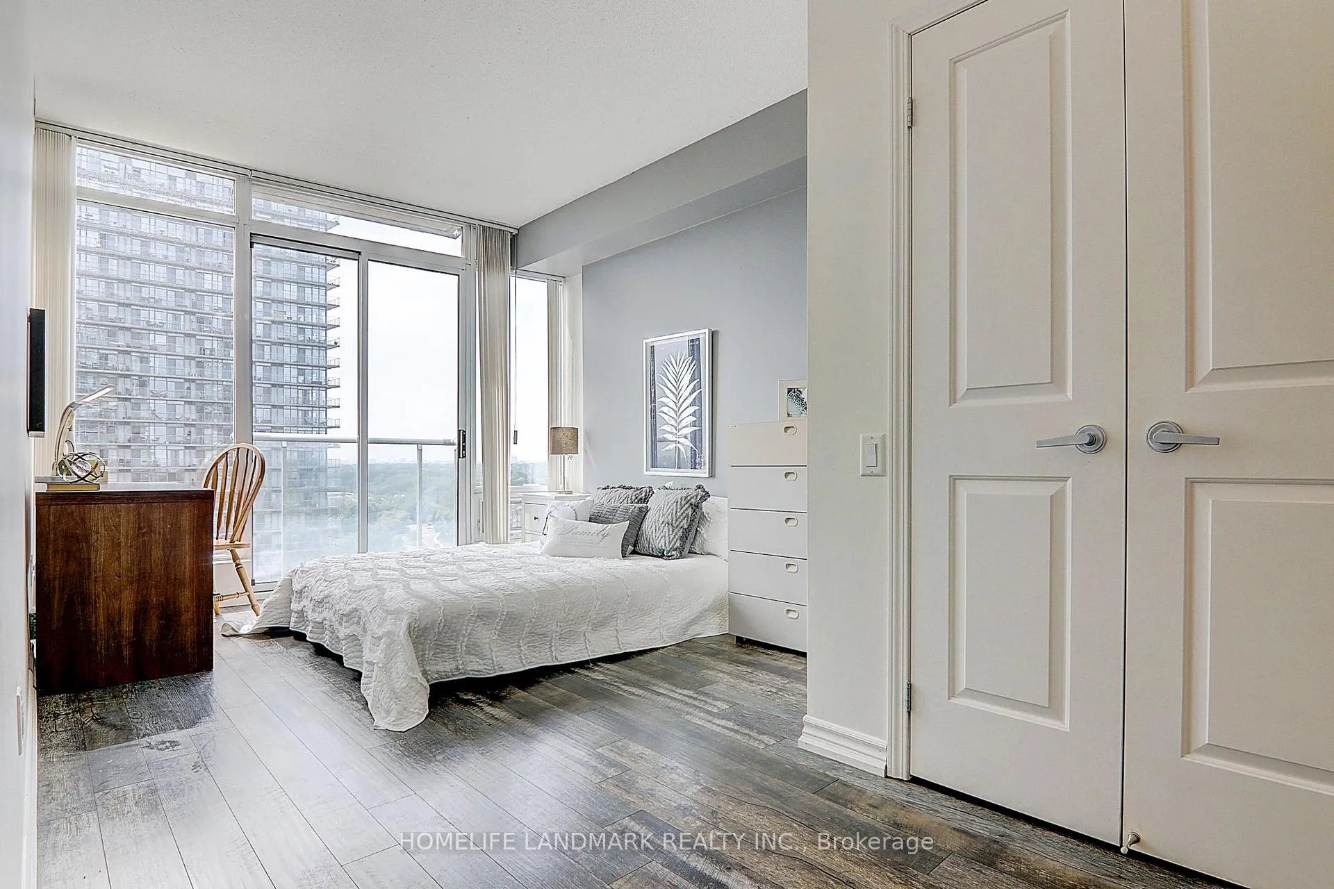 Photo 18 of Unit 1811, 15 Windermere Avenue, Toronto, High Park-Swansea — HOMEH