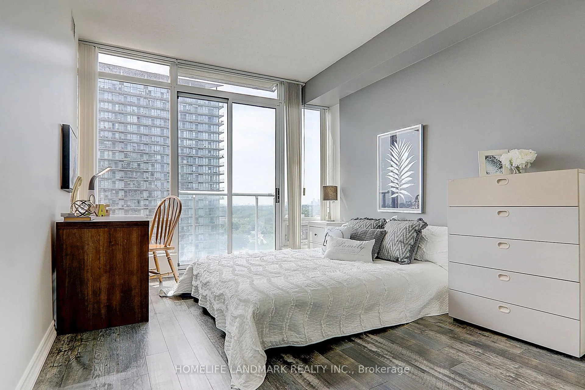 Photo 19 of Unit 1811, 15 Windermere Avenue, Toronto, High Park-Swansea — HOMEH