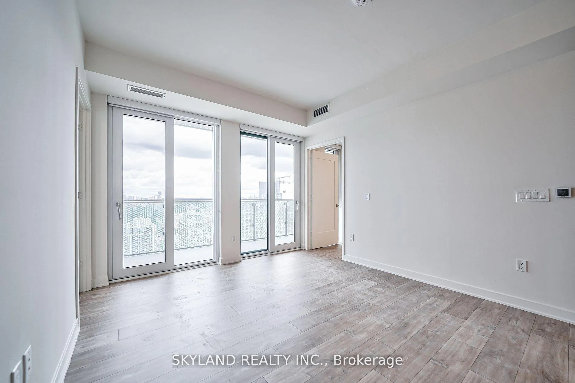 Photo 6 of Unit LPH2901, 70 Princess Street, Toronto, Waterfront Communities — HOMEH