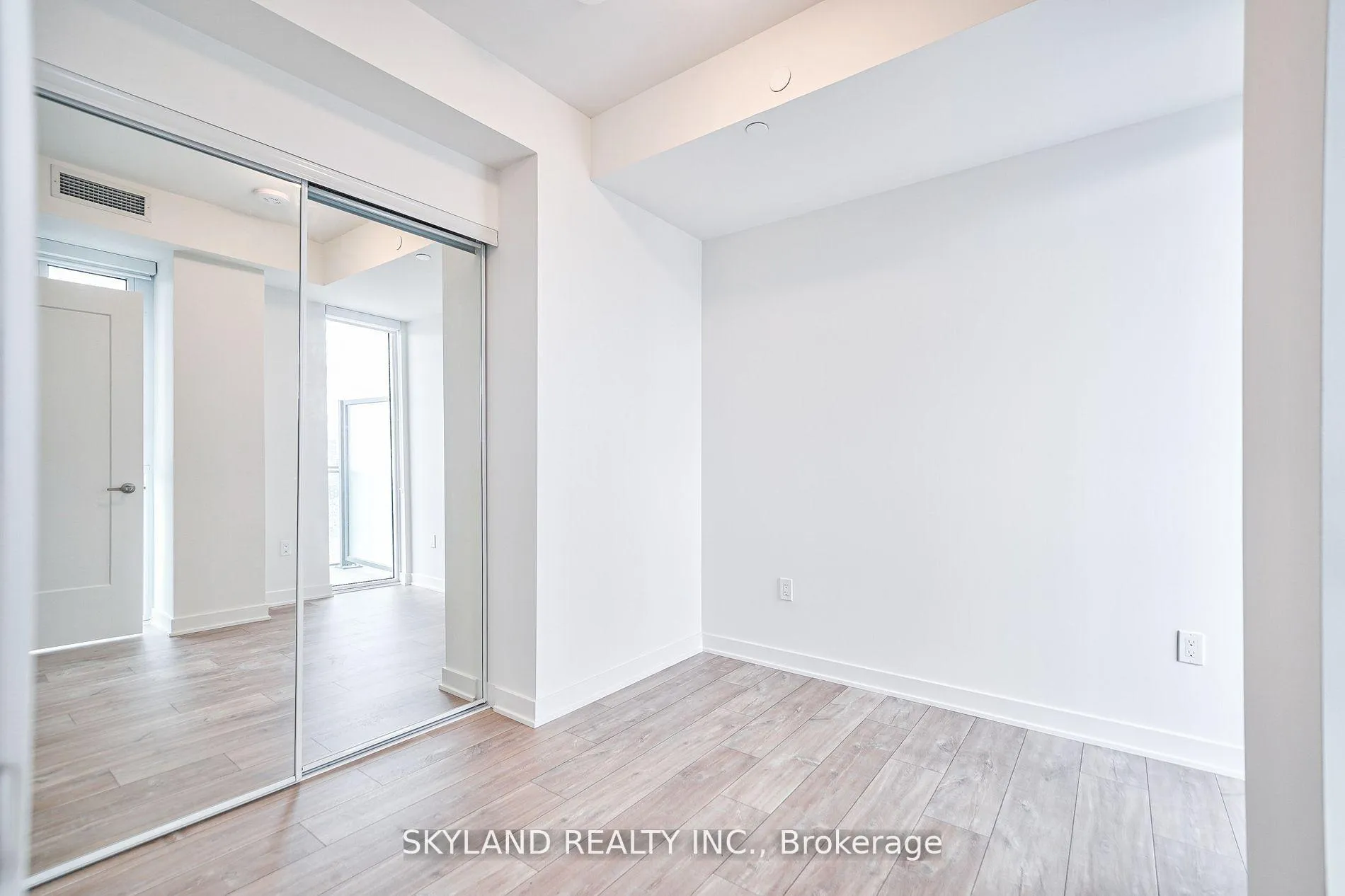 Photo 9 of Unit LPH2901, 70 Princess Street, Toronto, Waterfront Communities — HOMEH