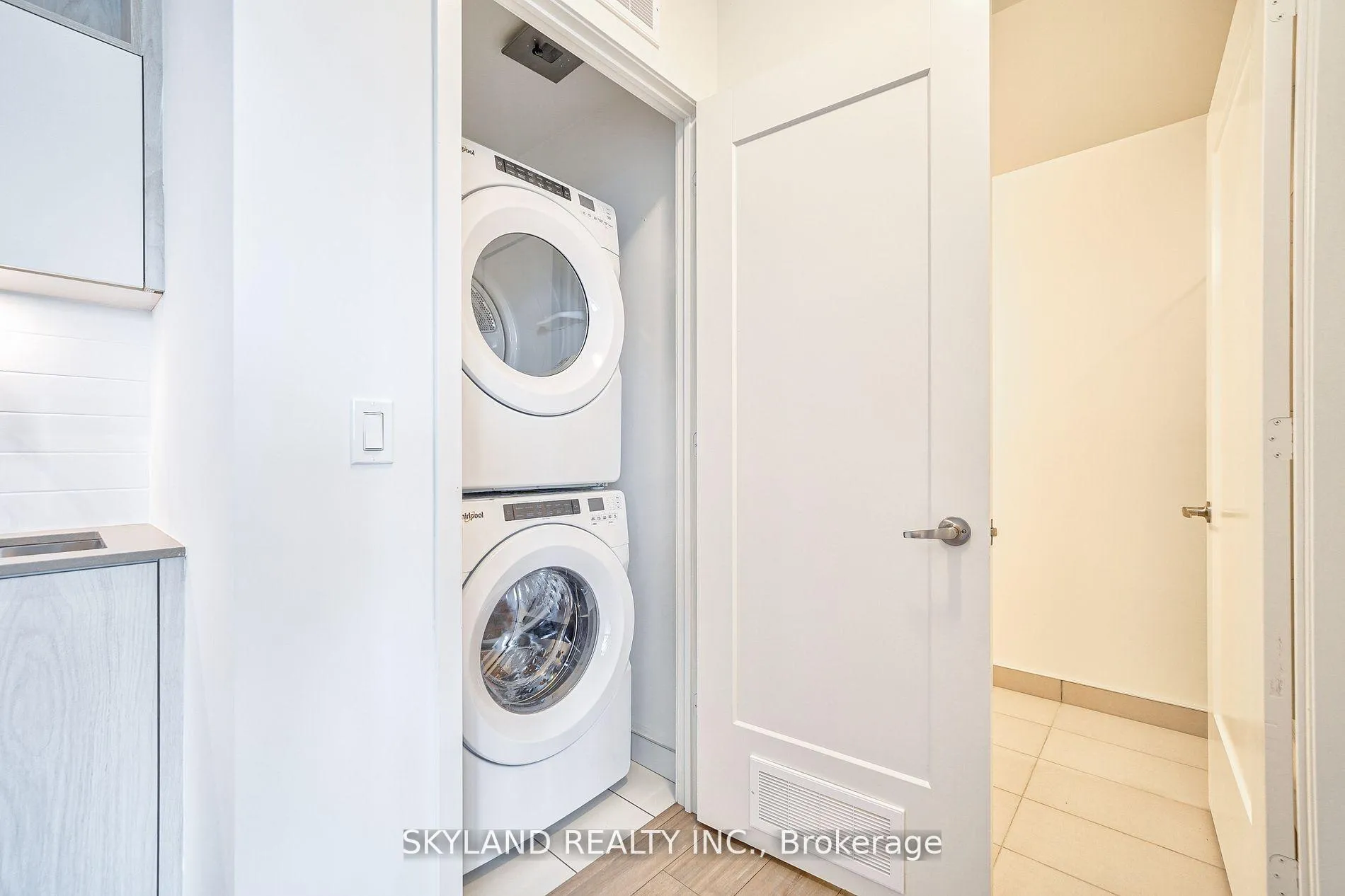 Photo 11 of Unit LPH2901, 70 Princess Street, Toronto, Waterfront Communities — HOMEH