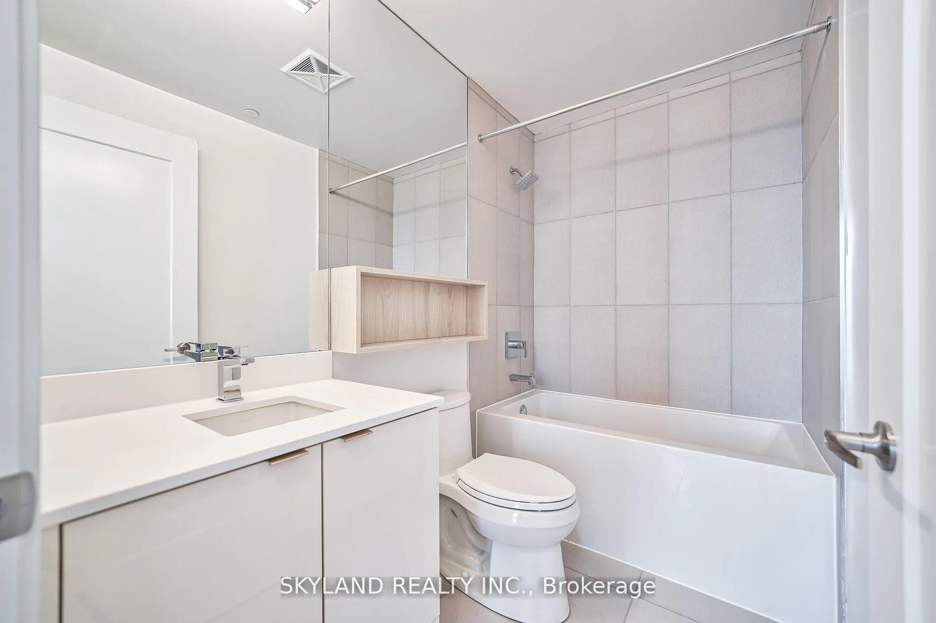 Photo 15 of Unit LPH2901, 70 Princess Street, Toronto, Waterfront Communities — HOMEH
