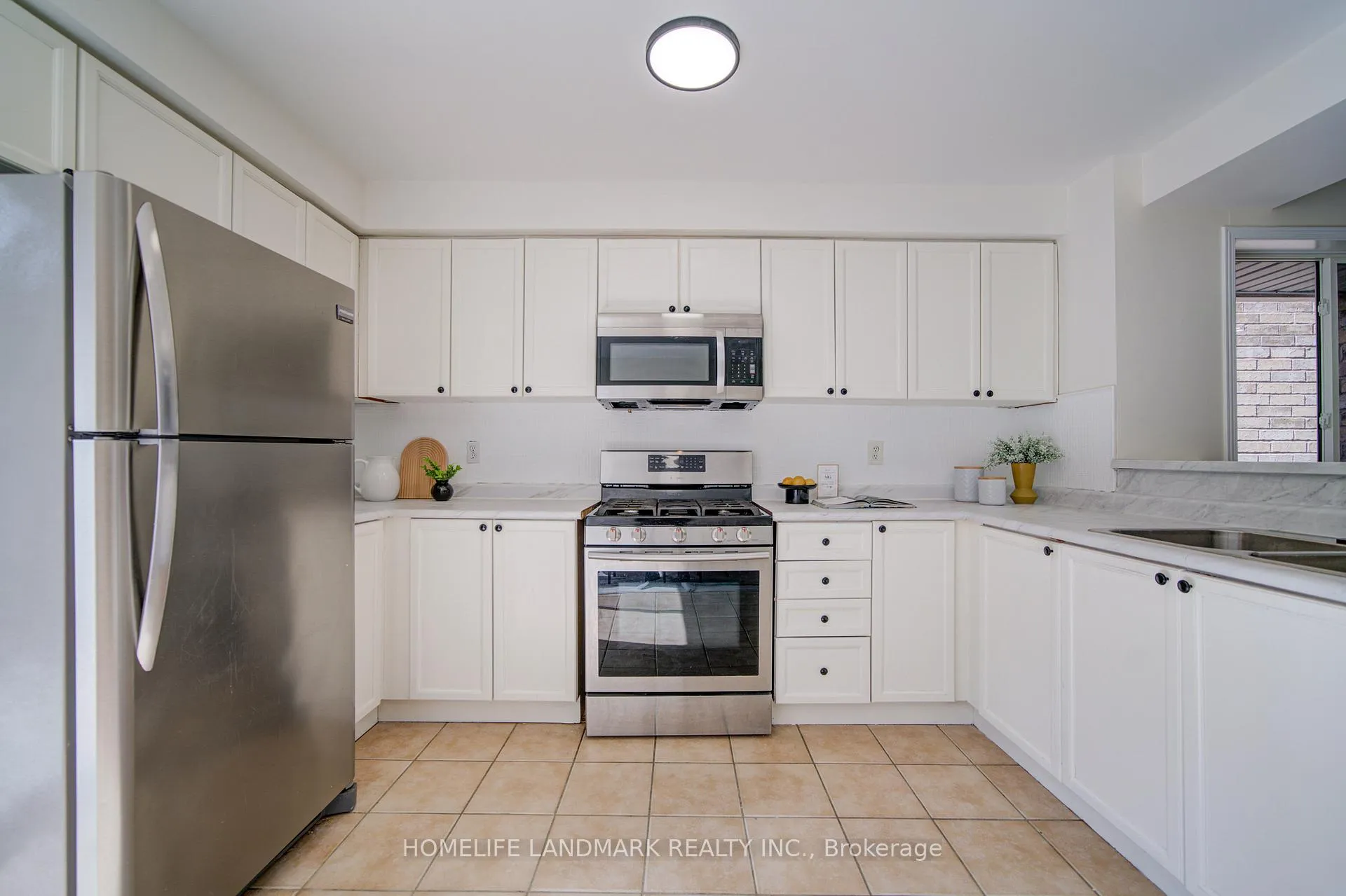 Photo 10 of 351 Deepsprings Crescent, Vaughan, Vellore Village — HOMEH