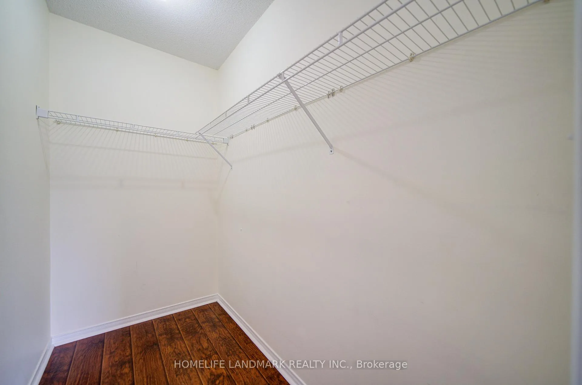 Photo 20 of 351 Deepsprings Crescent, Vaughan, Vellore Village — HOMEH