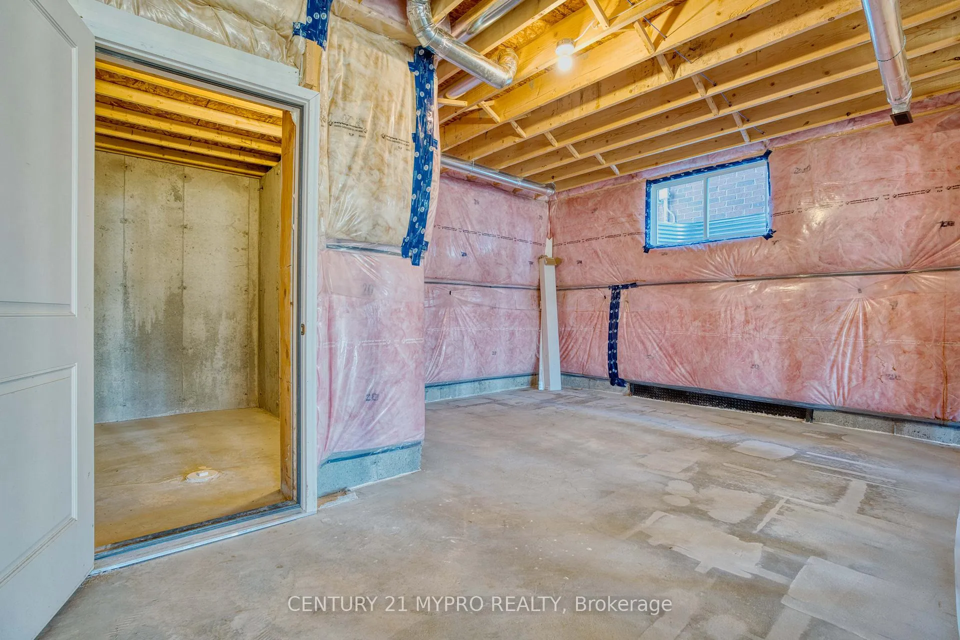 Photo 39 of 65 Daventry Way, Middlesex Centre, Kilworth — HOMEH