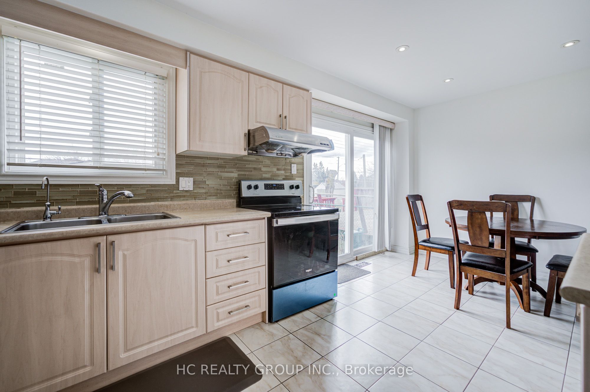 Photo 15 of 21 Appleby Crescent, Markham, Milliken Mills West — HOMEH